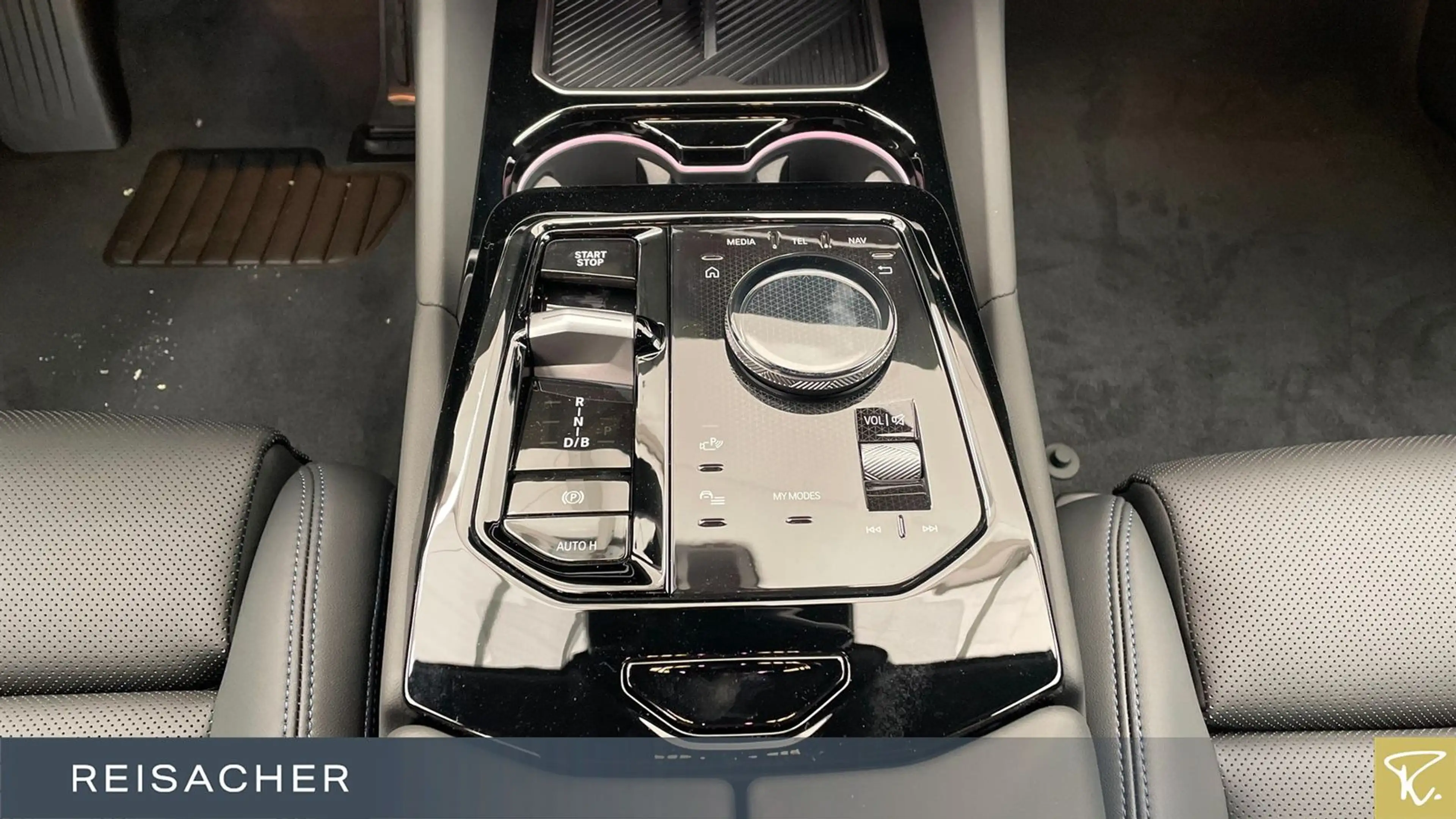 BMW i5 xDrive40 Touring Laden DC Ladekabel DAB — photo 10
