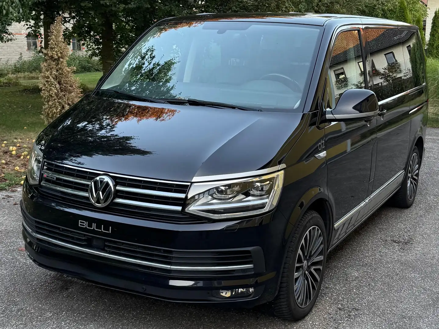 Volkswagen T6 Multivan Multivan Highline 2,0 TDI 4Motion BMT DSG Highline Schwarz - 1