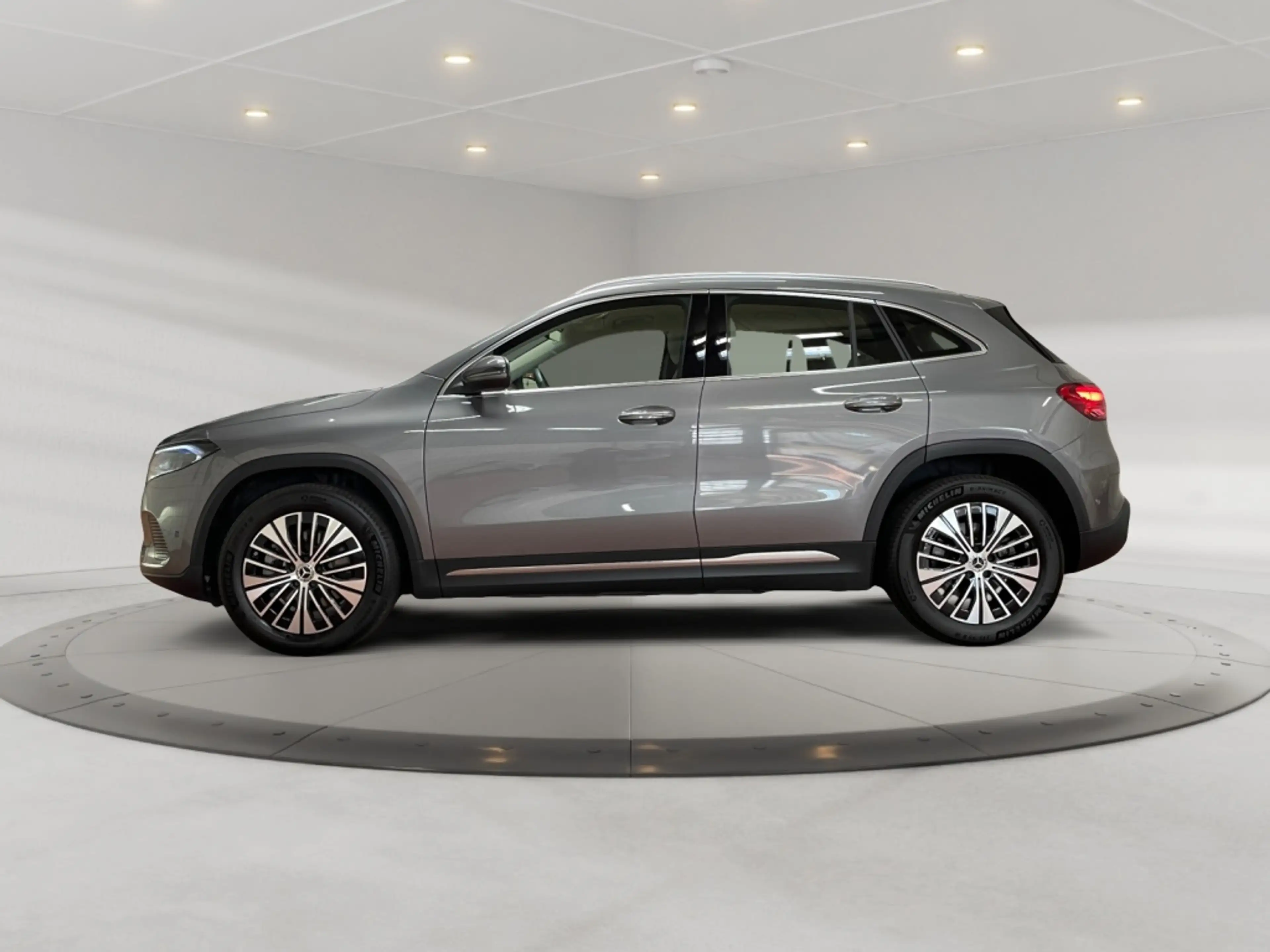 Mercedes-Benz EQA 250 + Progressive ILS+MBUX+Progressive+Wide — photo 6
