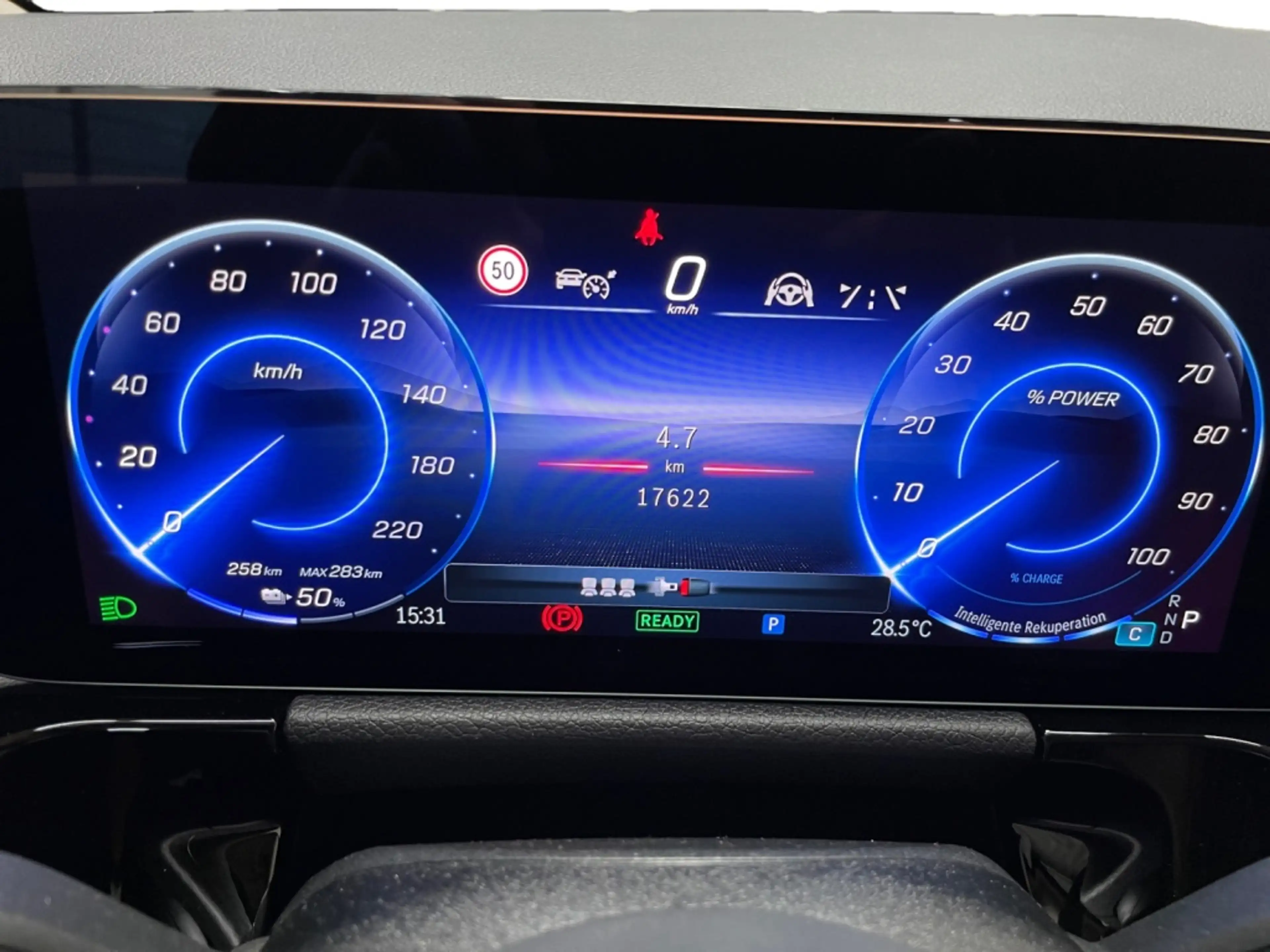 Mercedes-Benz EQA 250 + Progressive ILS+MBUX+Progressive+Wide — photo 15