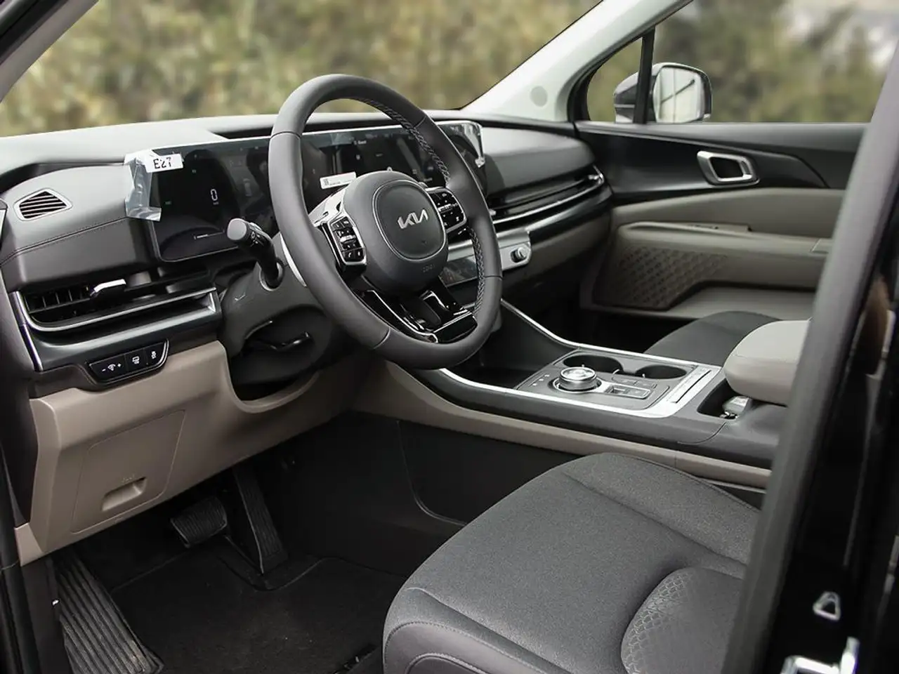 Kia Carnival снимка Kia Carnival