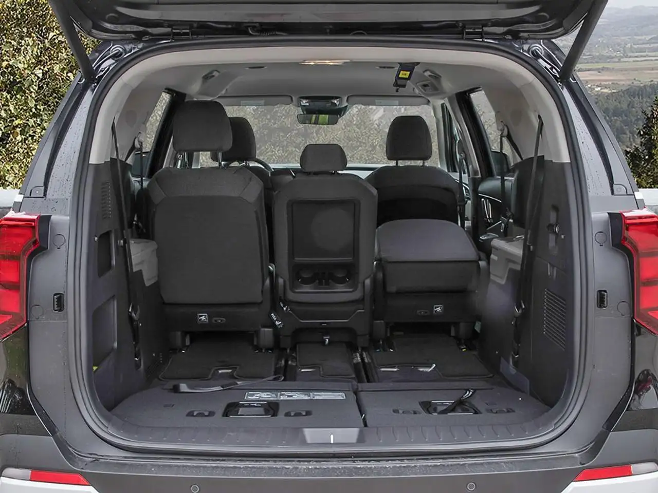Kia Carnival снимка Kia Carnival