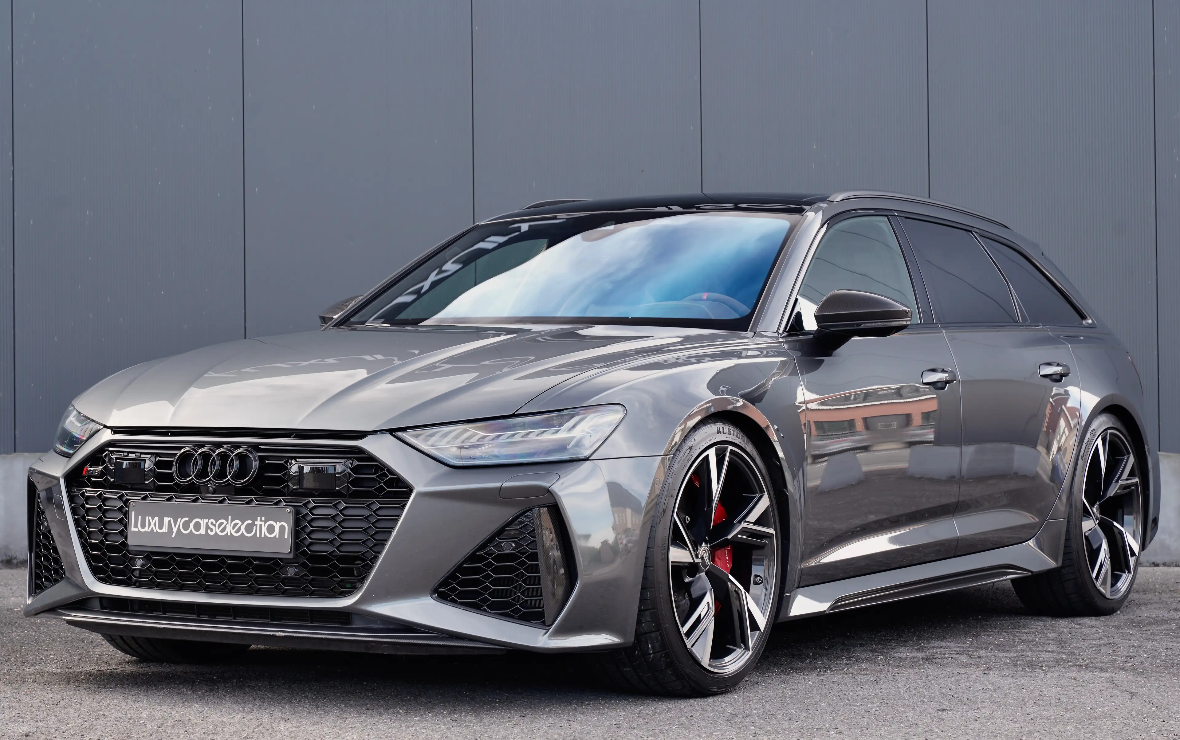 Audi RS6 4.0 V8 TFSI *CERAMIC/CARBON/RS DESIGN/PANO/B&O* — photo 2