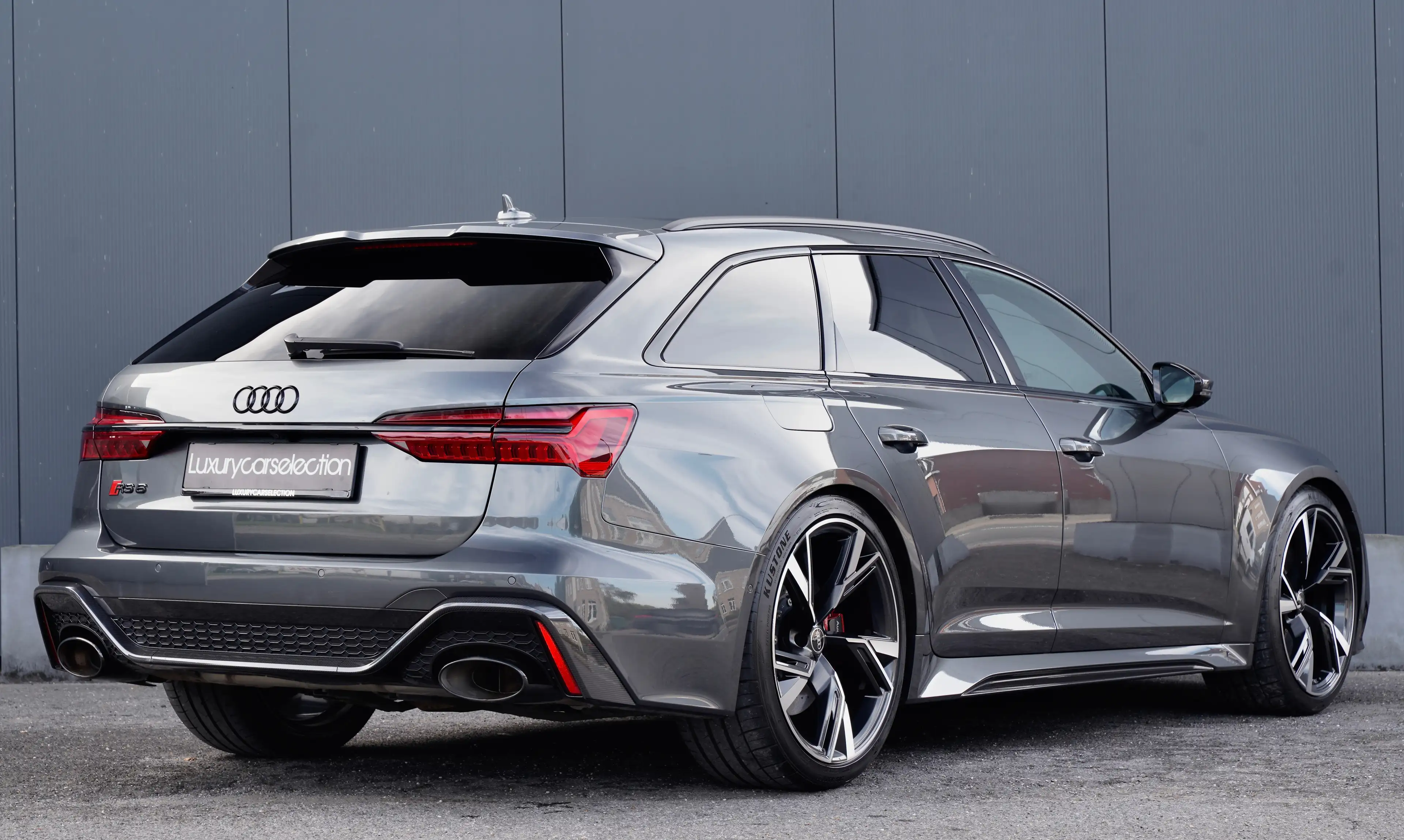 Audi RS6 4.0 V8 TFSI *CERAMIC/CARBON/RS DESIGN/PANO/B&O* — photo 5