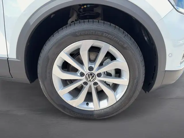 Volkswagen T-Roc view 7