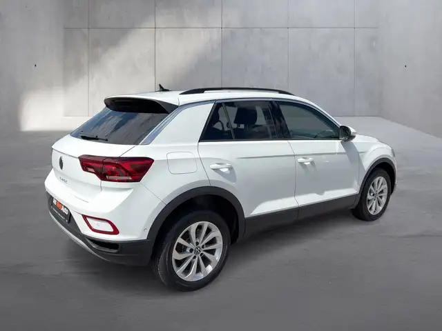 Volkswagen T-Roc view 5