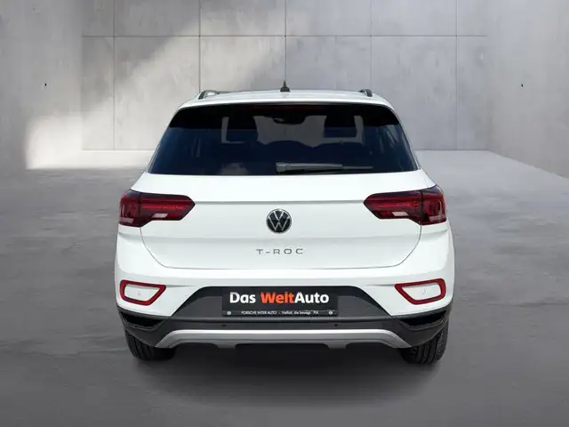 Volkswagen T-Roc view 4