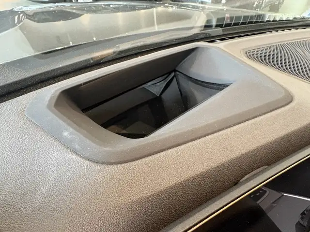BMW 3 Series view 20