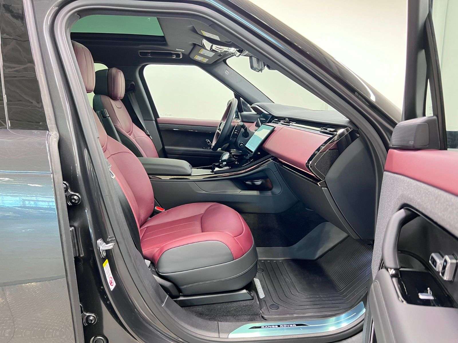 2026 Land Rover Range Rover Sport P400 DYNAMIC HSE alt 5