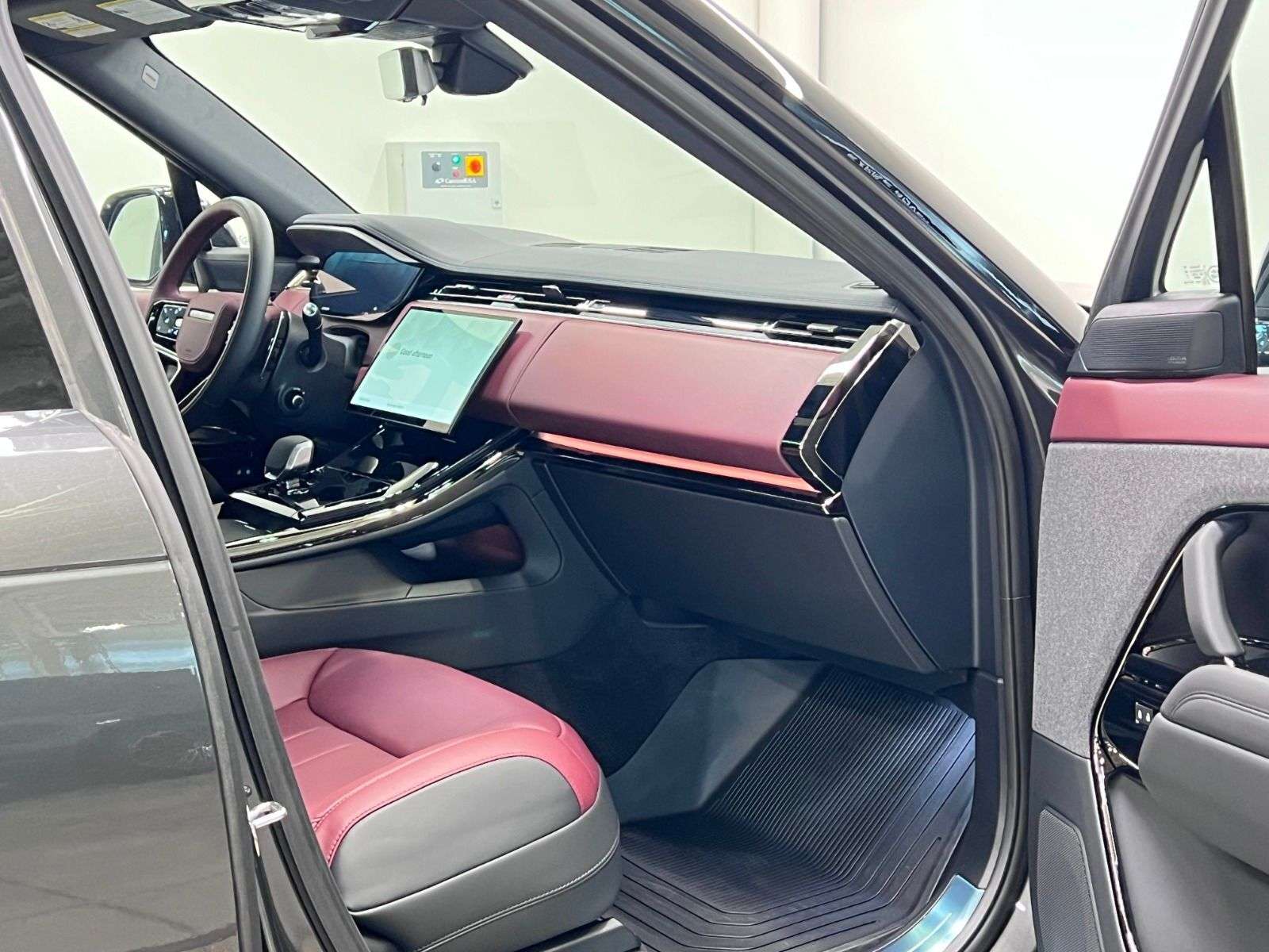 2026 Land Rover Range Rover Sport P400 DYNAMIC HSE thumb 25