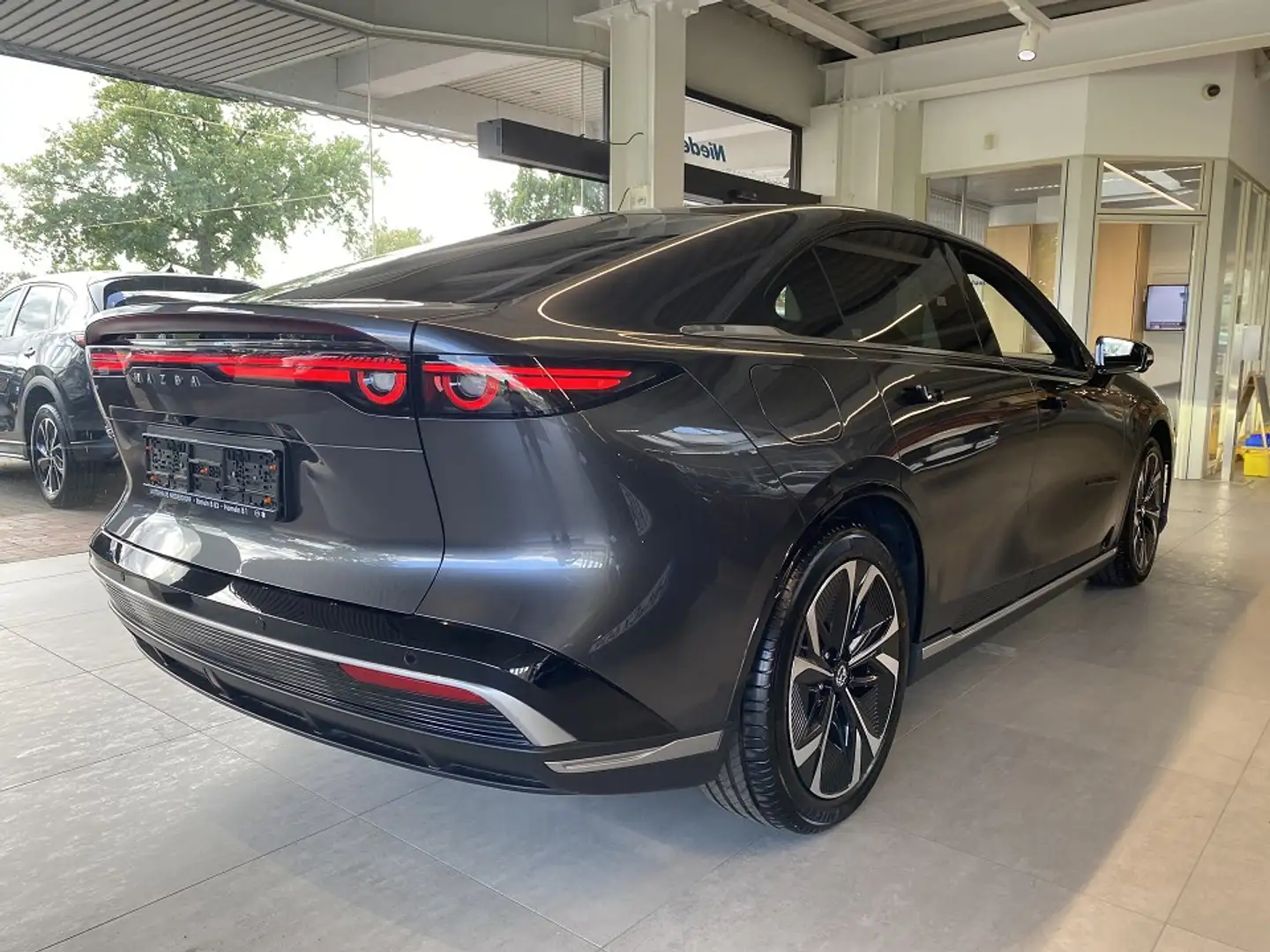 Mazda 6e EV Takumi bis zu 605 KM Reichweite Leder, 360°, 19 Grau - 2