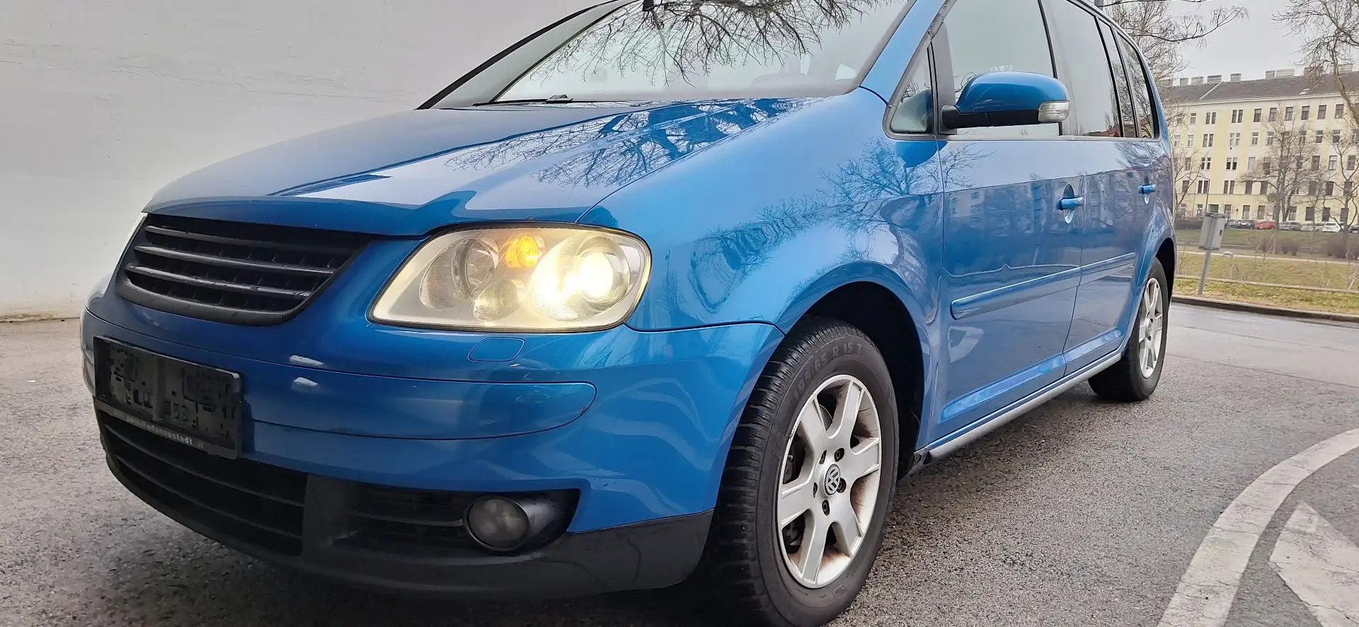 Volkswagen Touran Trendline 1,9 TDI Blau - 2
