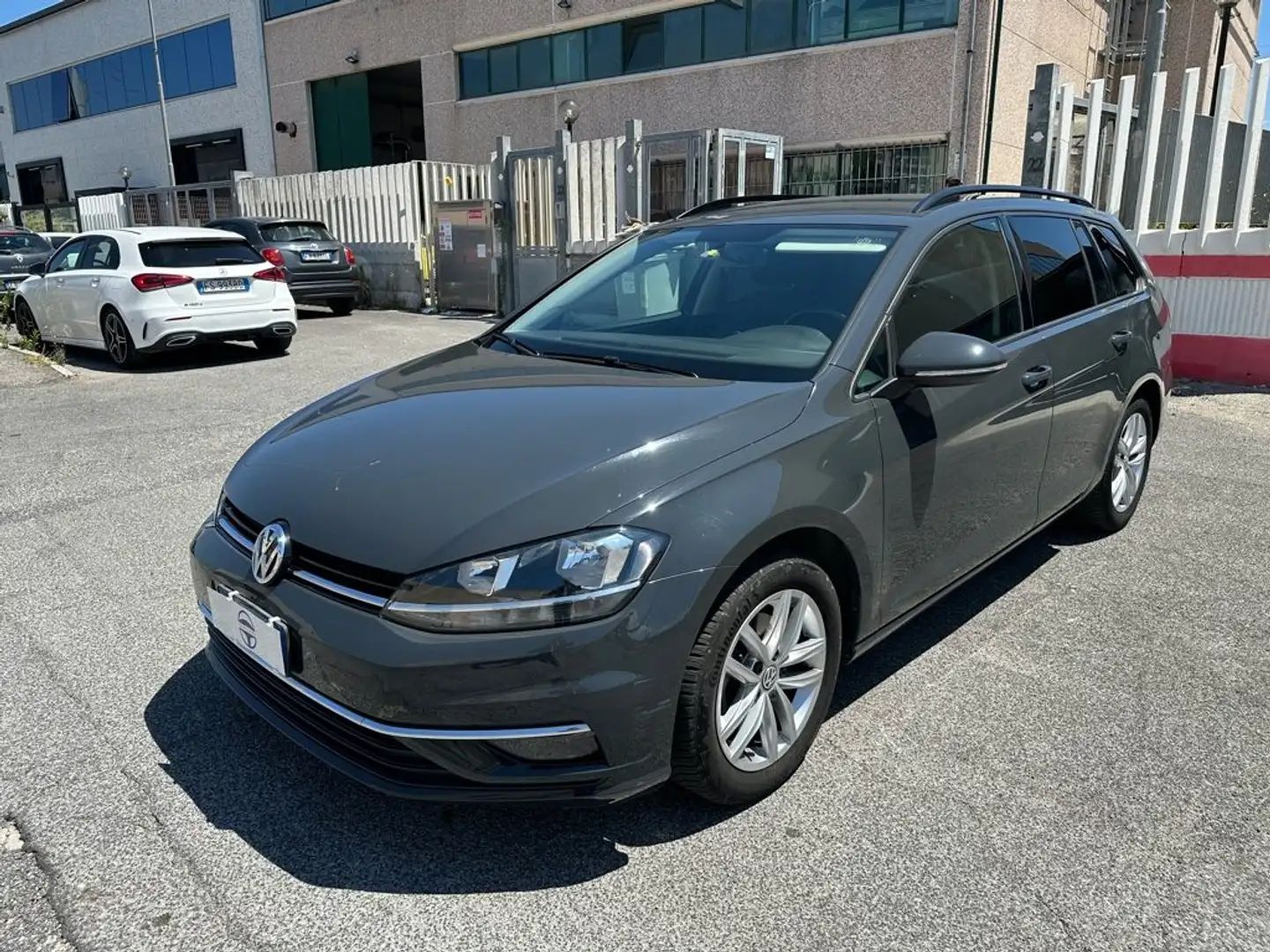 Volkswagen Golf Variant 1.6 TDI 115cv DSG  BlueMotion Tech. Grigio - 2