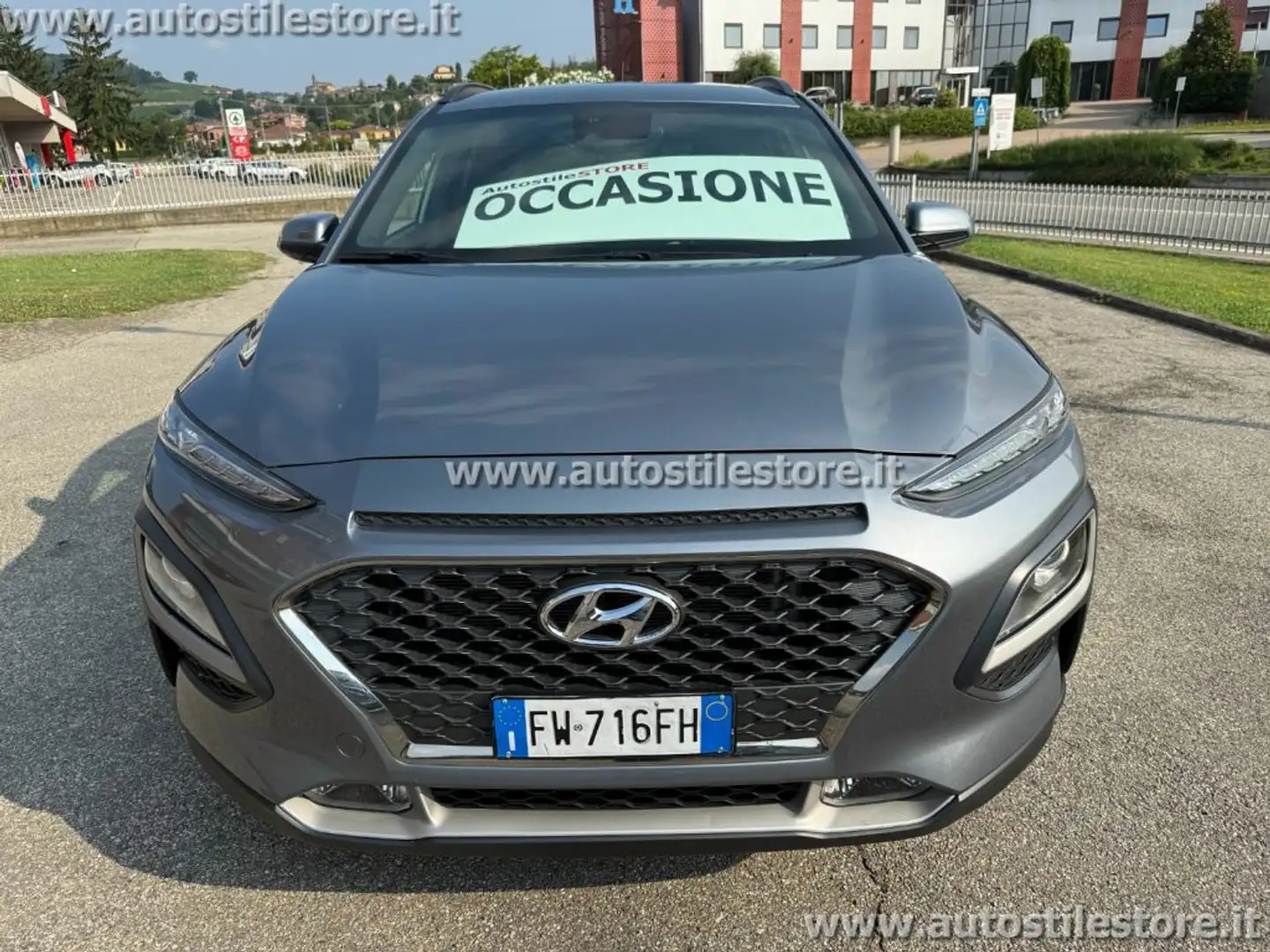 Hyundai KONA 1.6 CRDI 115 CV Xpossible Grijs - 2