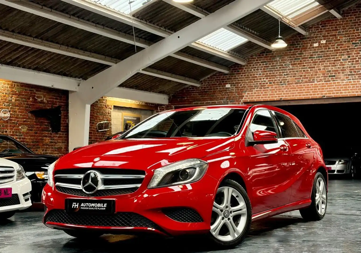 Mercedes-Benz A 200 200 1.6L 156 ch GPS, Bluetooth Historique exclusif Mercedes État exceptionnel Rot - 1