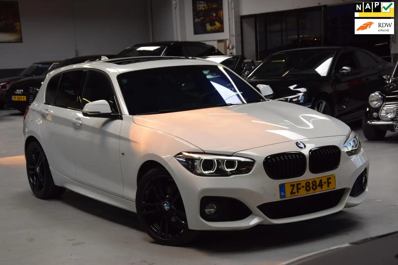 BMW 118 1-serie 118i Edition M Sport Shadow High Executive Wit - 1