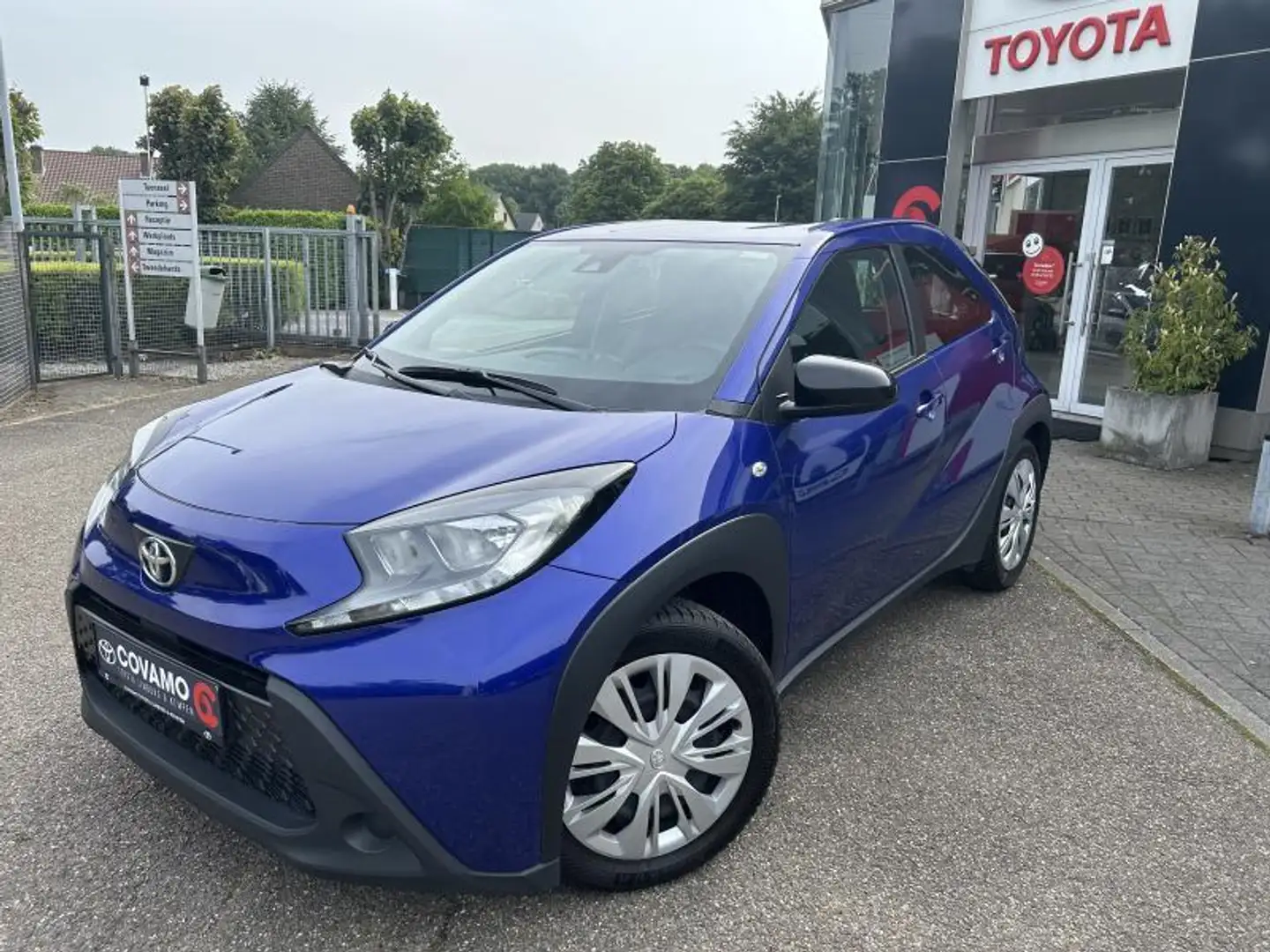 Toyota Aygo X Play / 13.950 € !! Blauw - 2