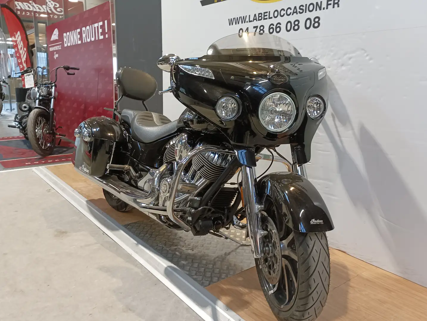 Indian Chieftain Negru - 2