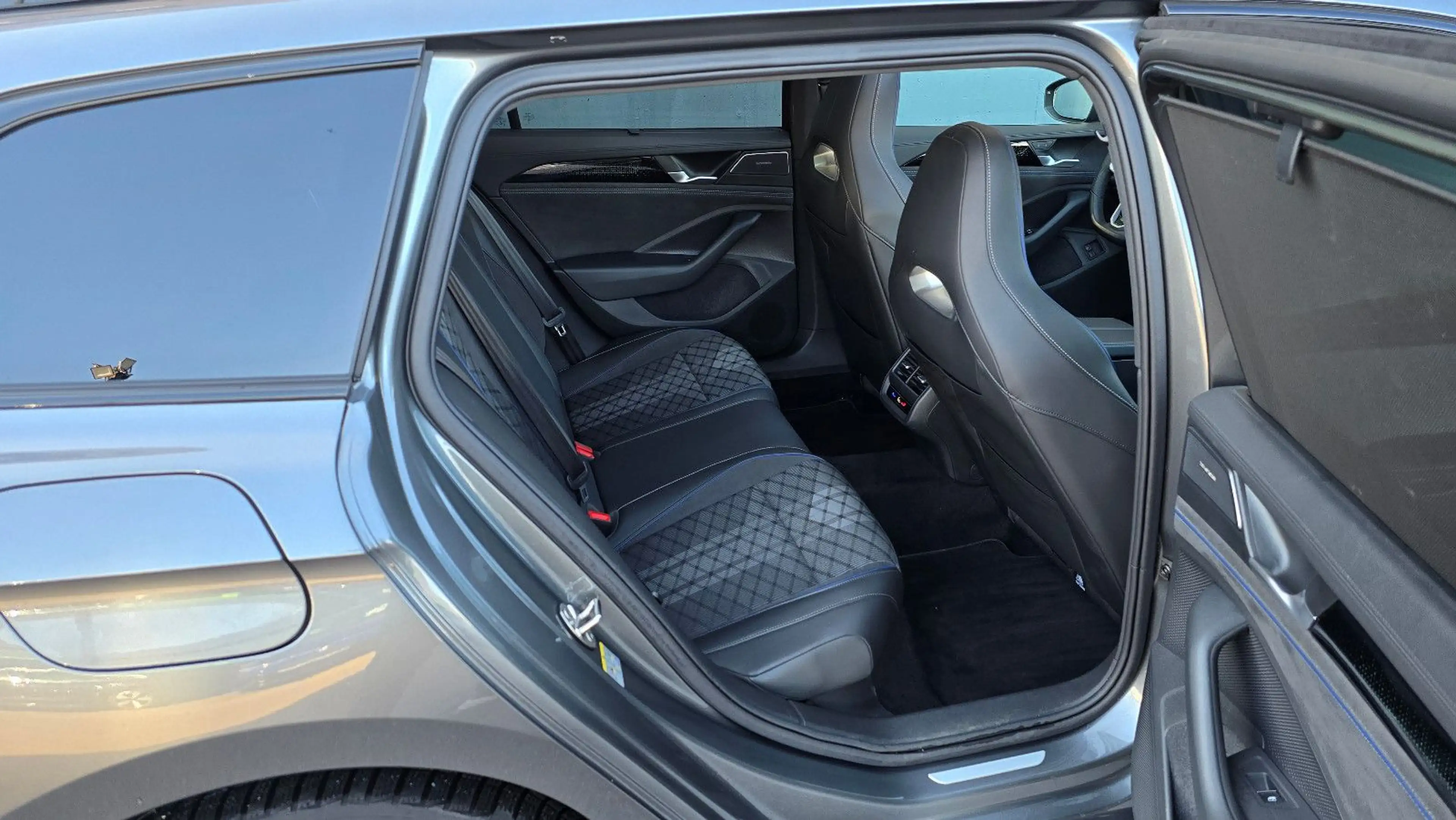 Volkswagen Passat Variant 1.5 eHybrid DSG 3 x R-Line Faceli — photo 9
