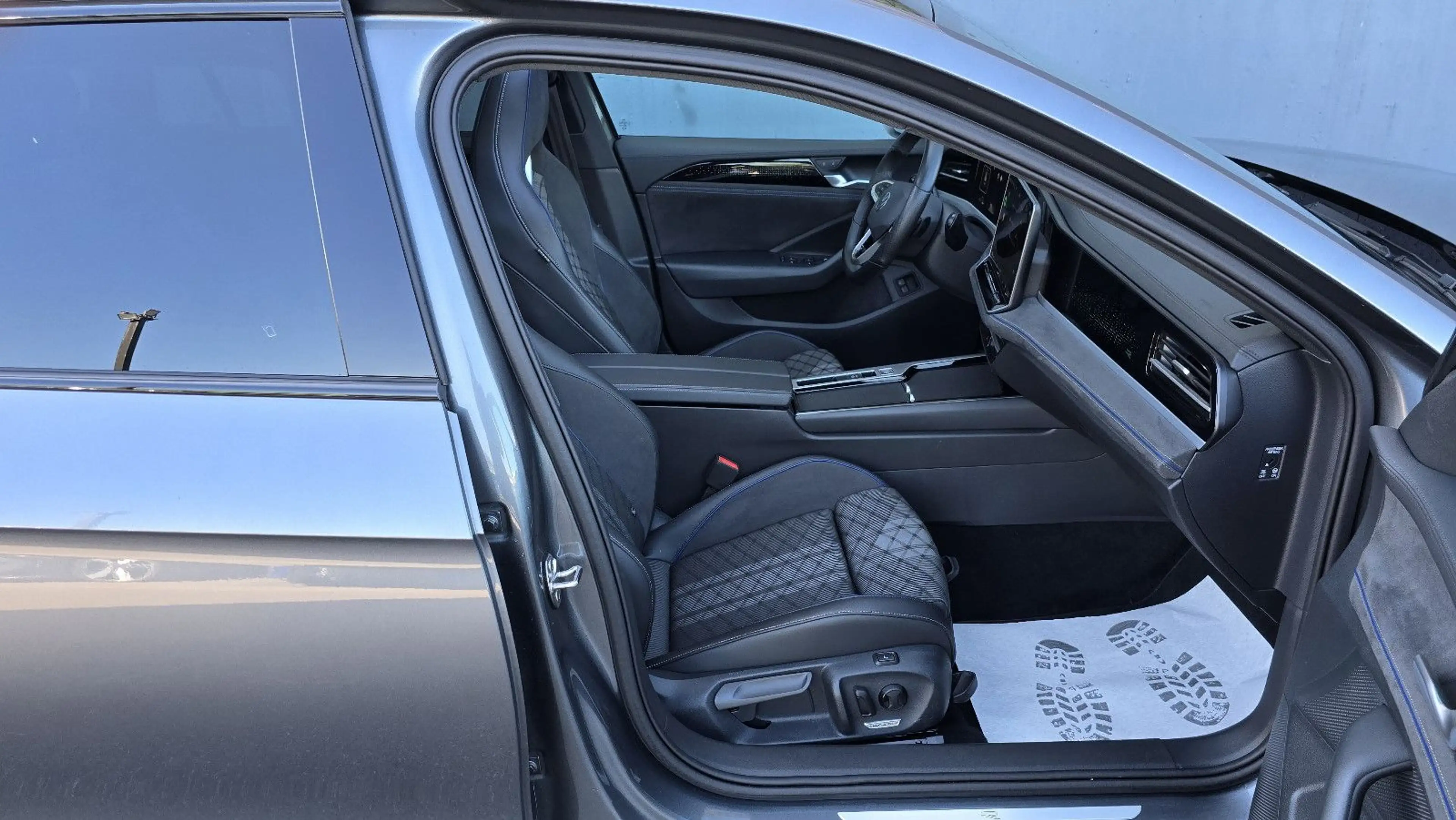 Volkswagen Passat Variant 1.5 eHybrid DSG 3 x R-Line Faceli — photo 7