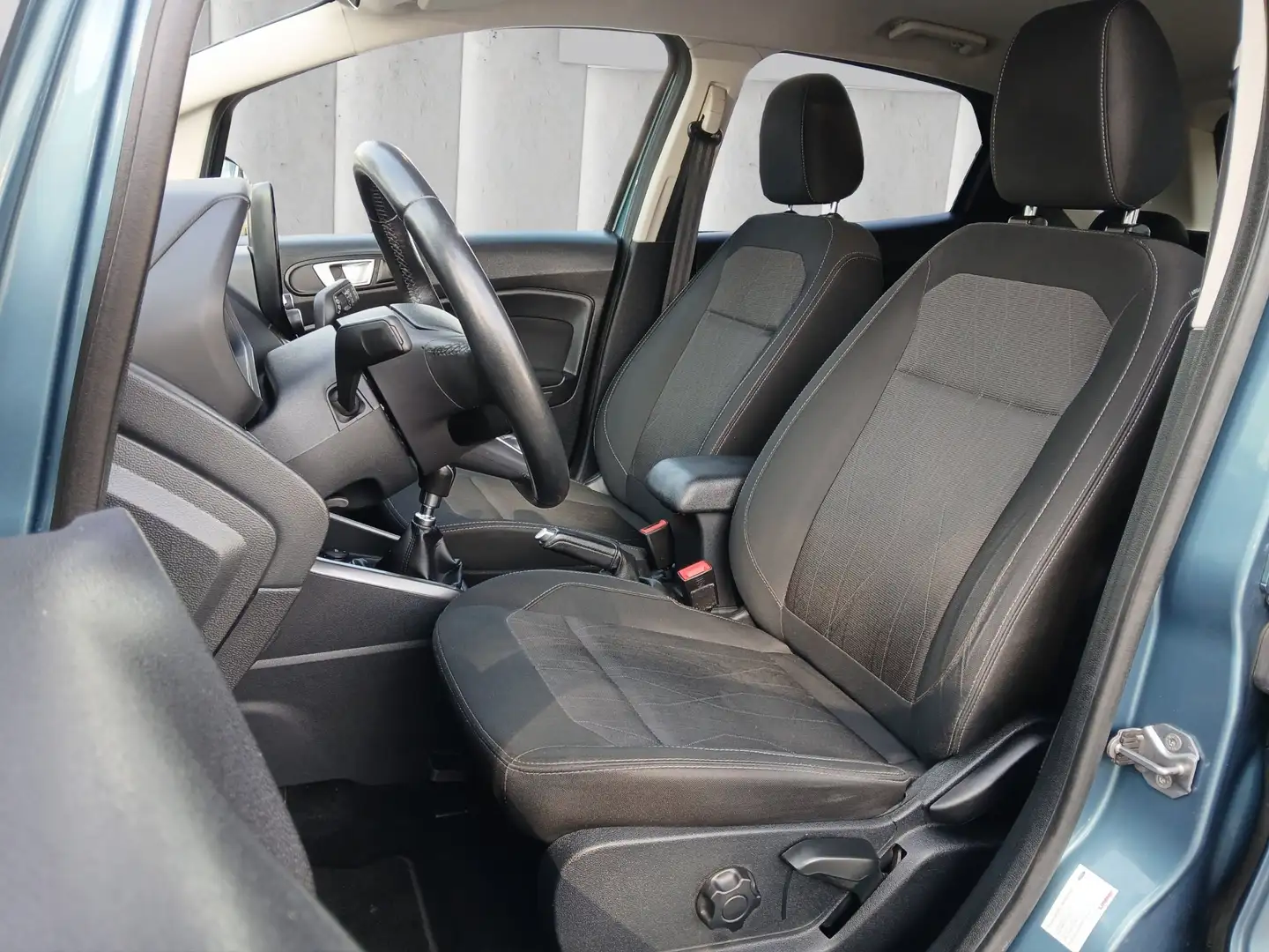 Ford EcoSport Cool & Connect AHK | NAV | PDC | BT Blau - 2