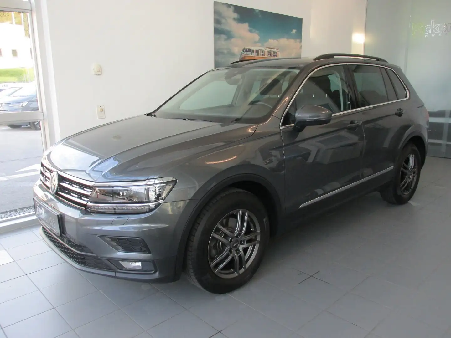 Volkswagen Tiguan Comfortline TDI SCR Grau - 2
