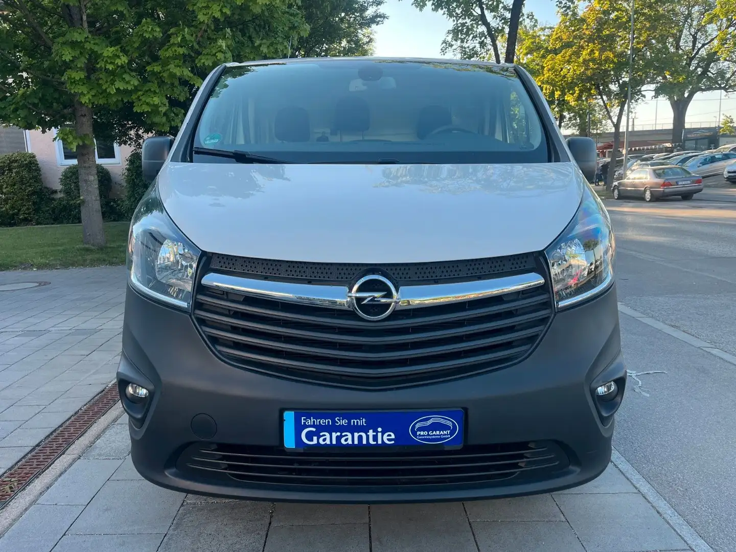 Opel Vivaro B Kombi Kasten REGALE/KAMERA/TEMPOMAT Weiß - 2