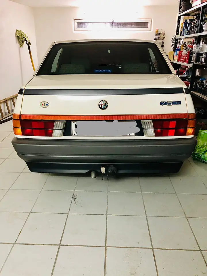 Alfa Romeo 75 1.6, foto 5