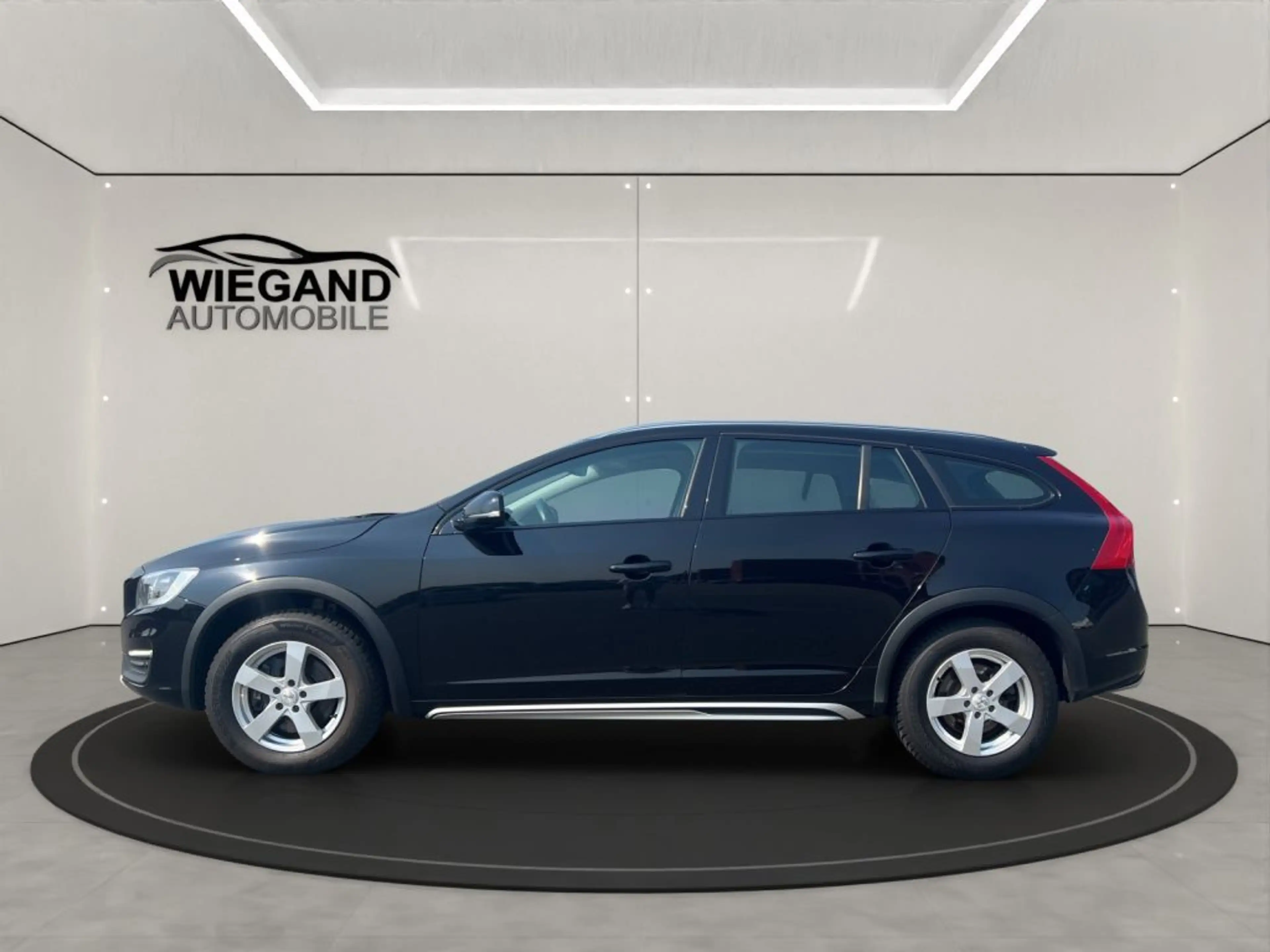 Volvo V60 Cross Country D3 Geartronic Pro+AUTOM.+LEDER — photo 2