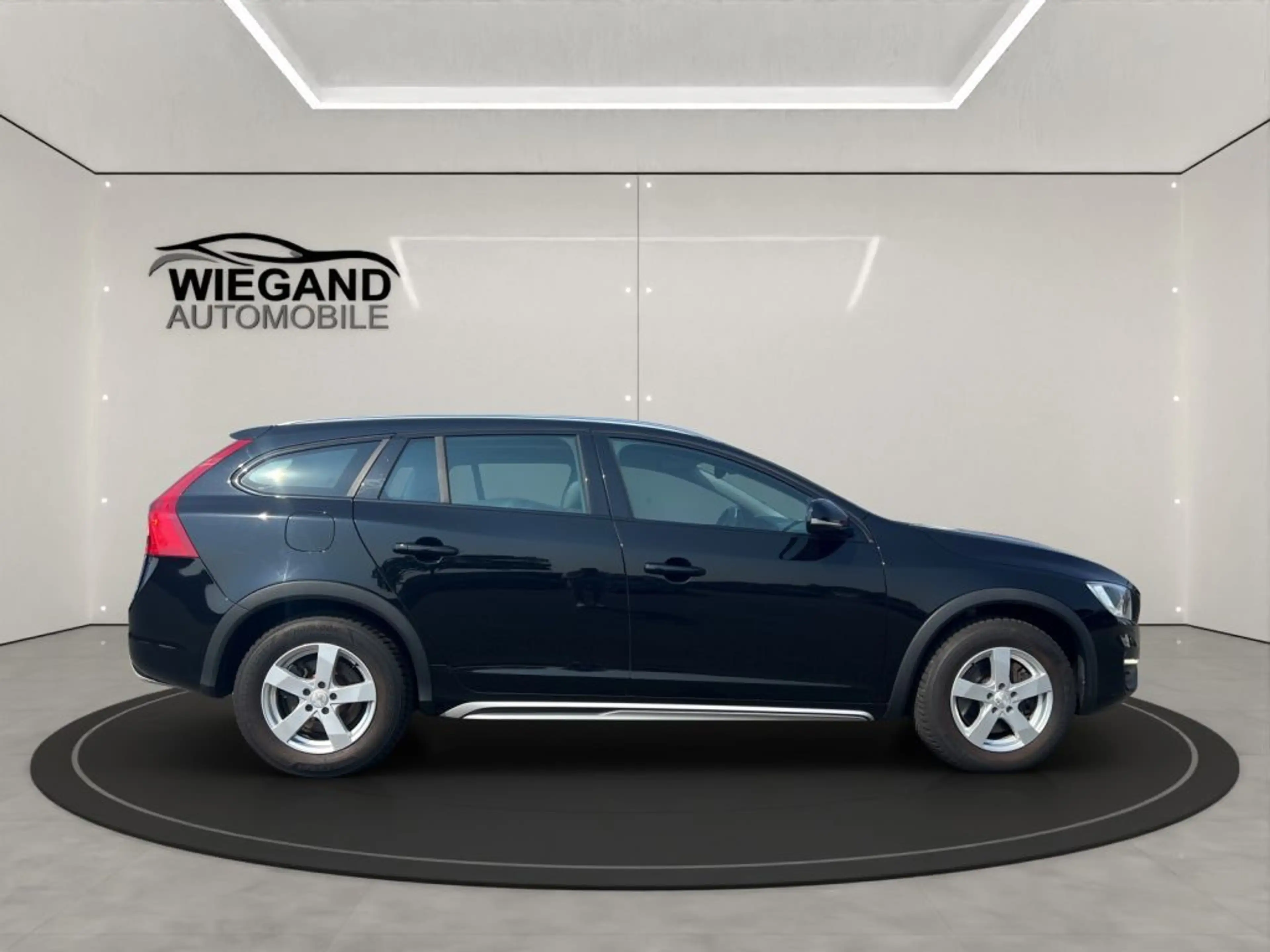 Volvo V60 Cross Country D3 Geartronic Pro+AUTOM.+LEDER — photo 6