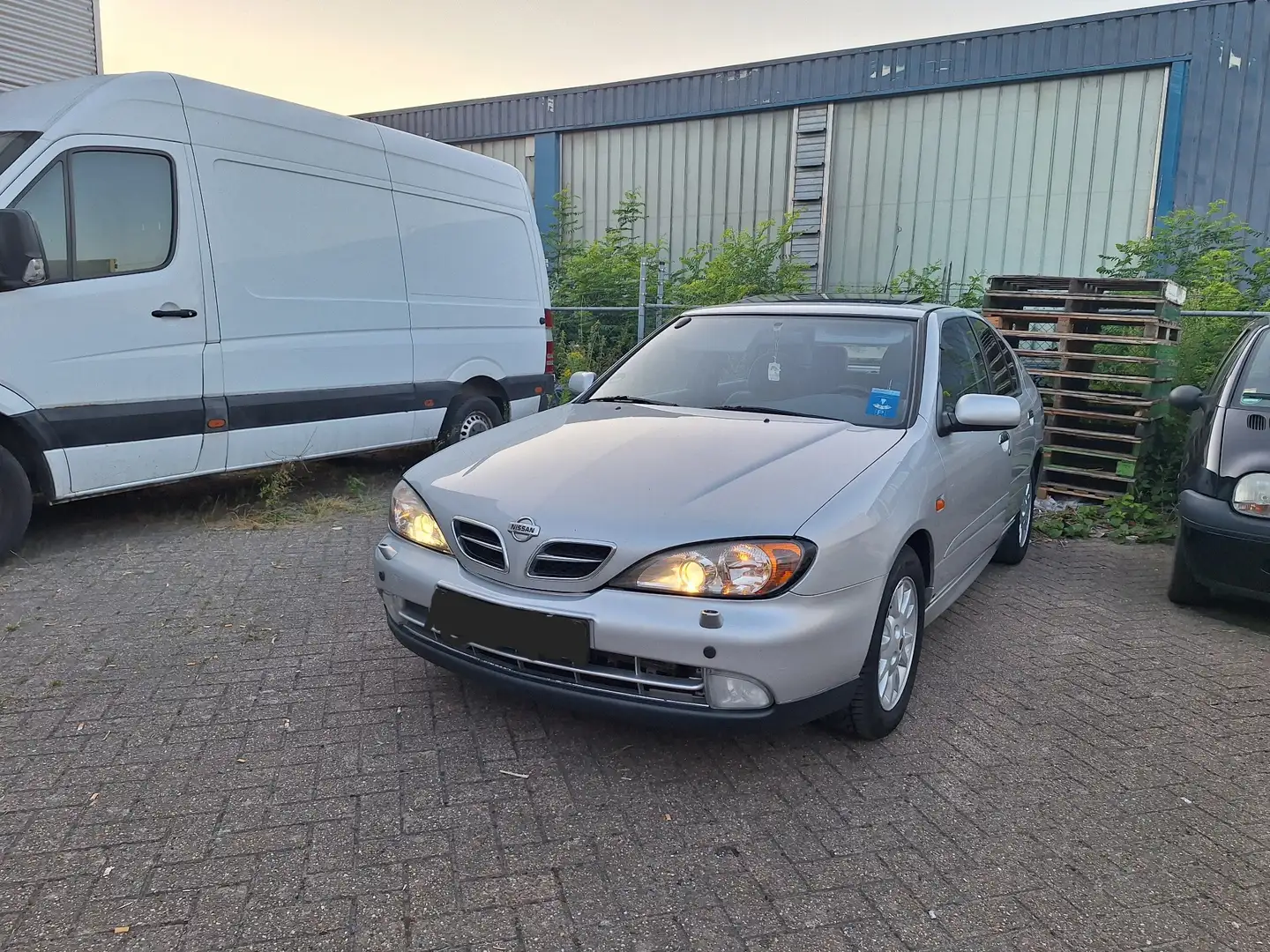 Nissan Primera 2.0 Comfort Silber - 1
