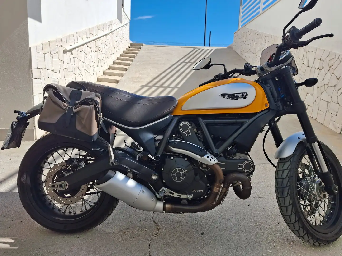 Ducati Scrambler Galben - 1