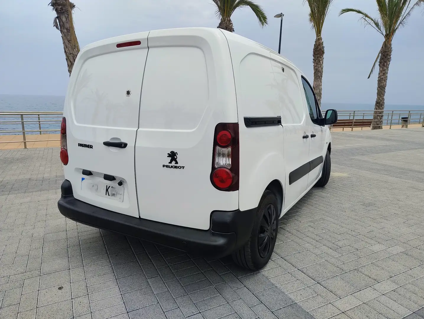 Peugeot Partner 1.6 BlueHDi 75 L1 FAP Pro Avantage - 2