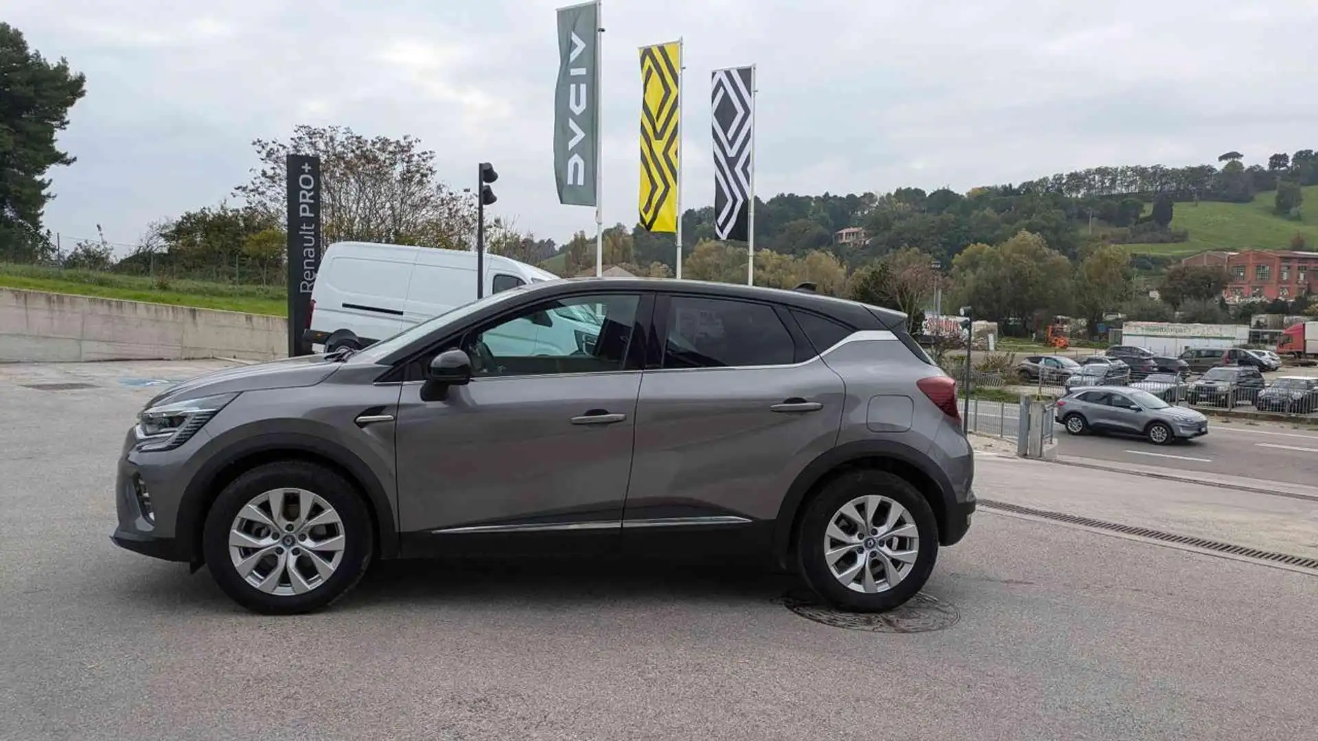 Renault Captur Plug-in Hybrid E-Tech 160 CV Intens Grau - 2