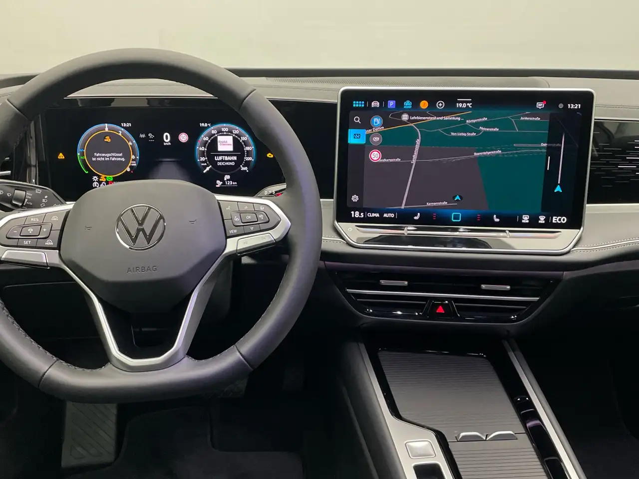 Volkswagen Passat Variant Elegance 1,5 eHybrid Matrix Navi 8