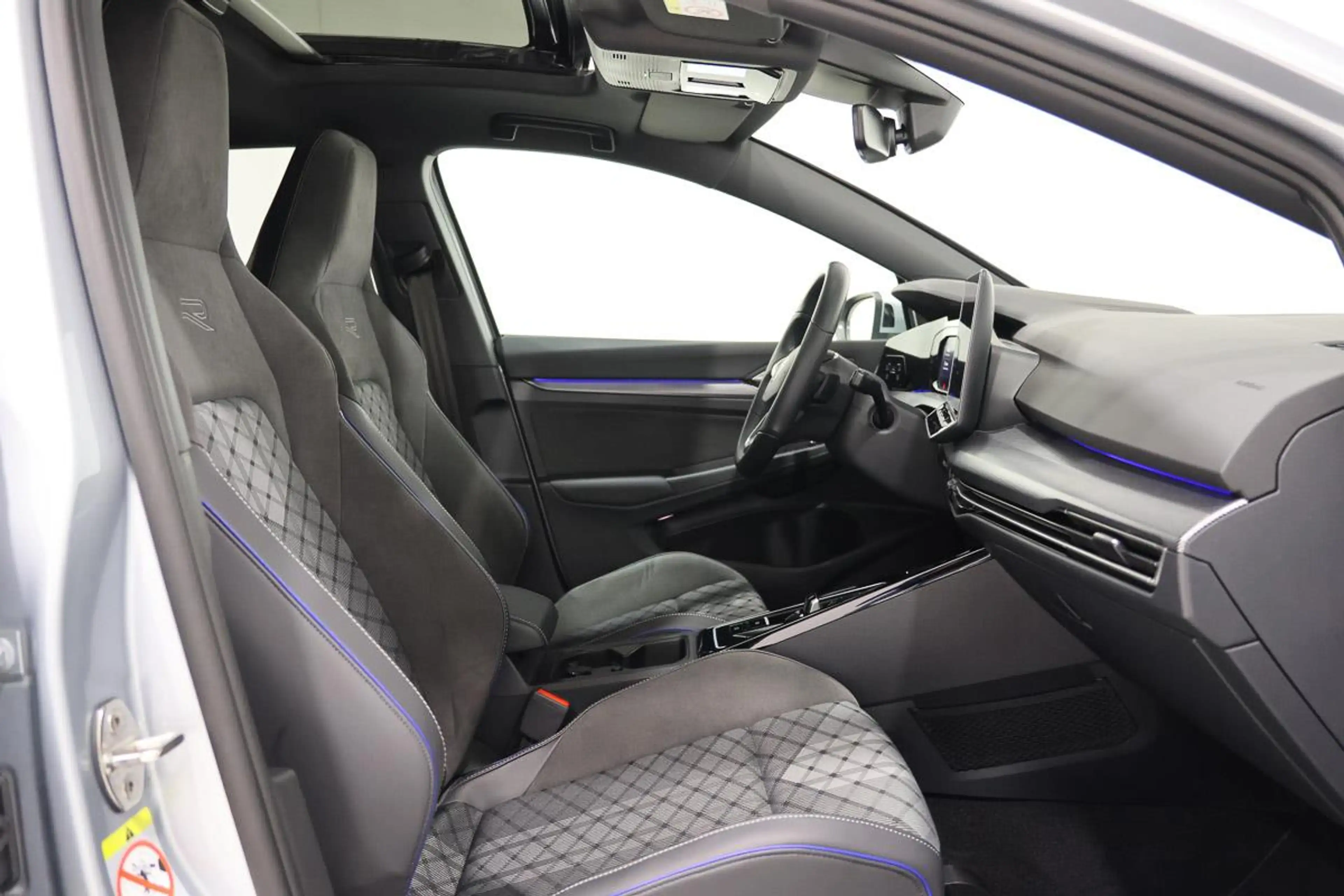 Volkswagen Golf 1.5 eTSI 116 DSG R-LINE TOIT PANO GPS ACC CAMERA — photo 11