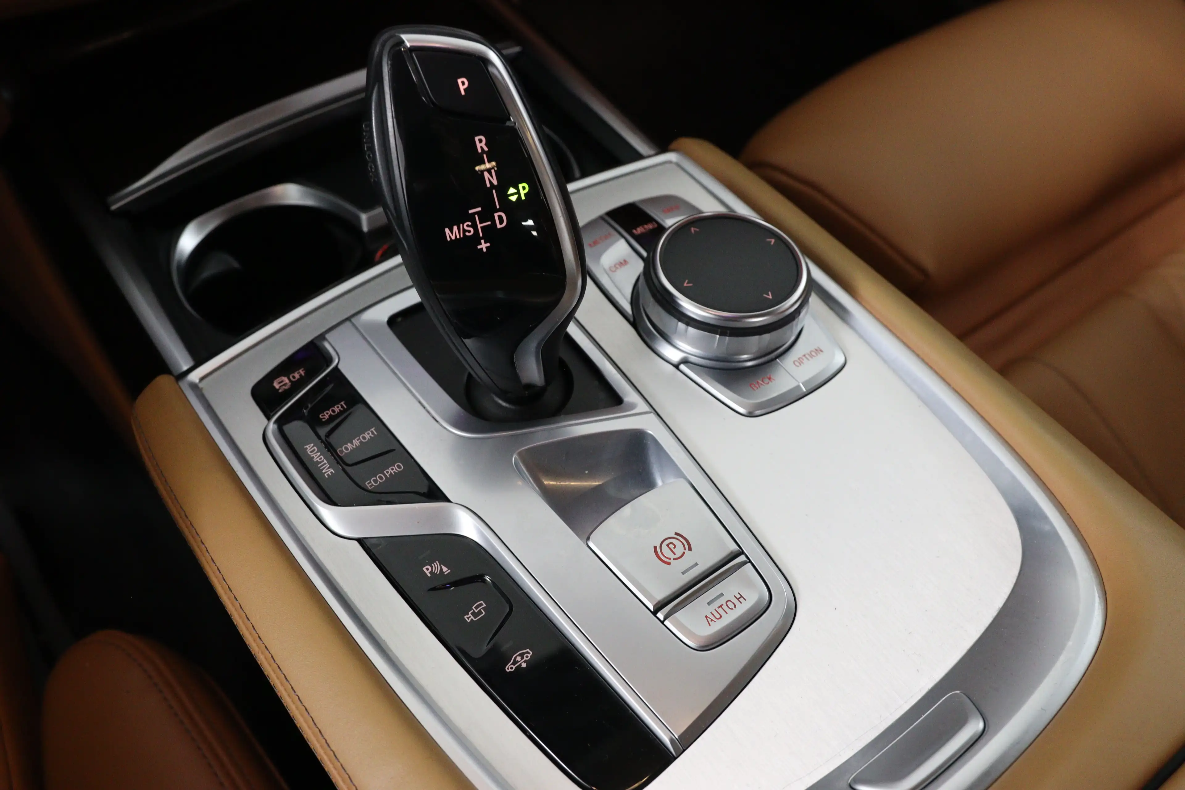 BMW 740 7 Serie 740i High Executive | 1e Eigenaar! | Deale — photo 37