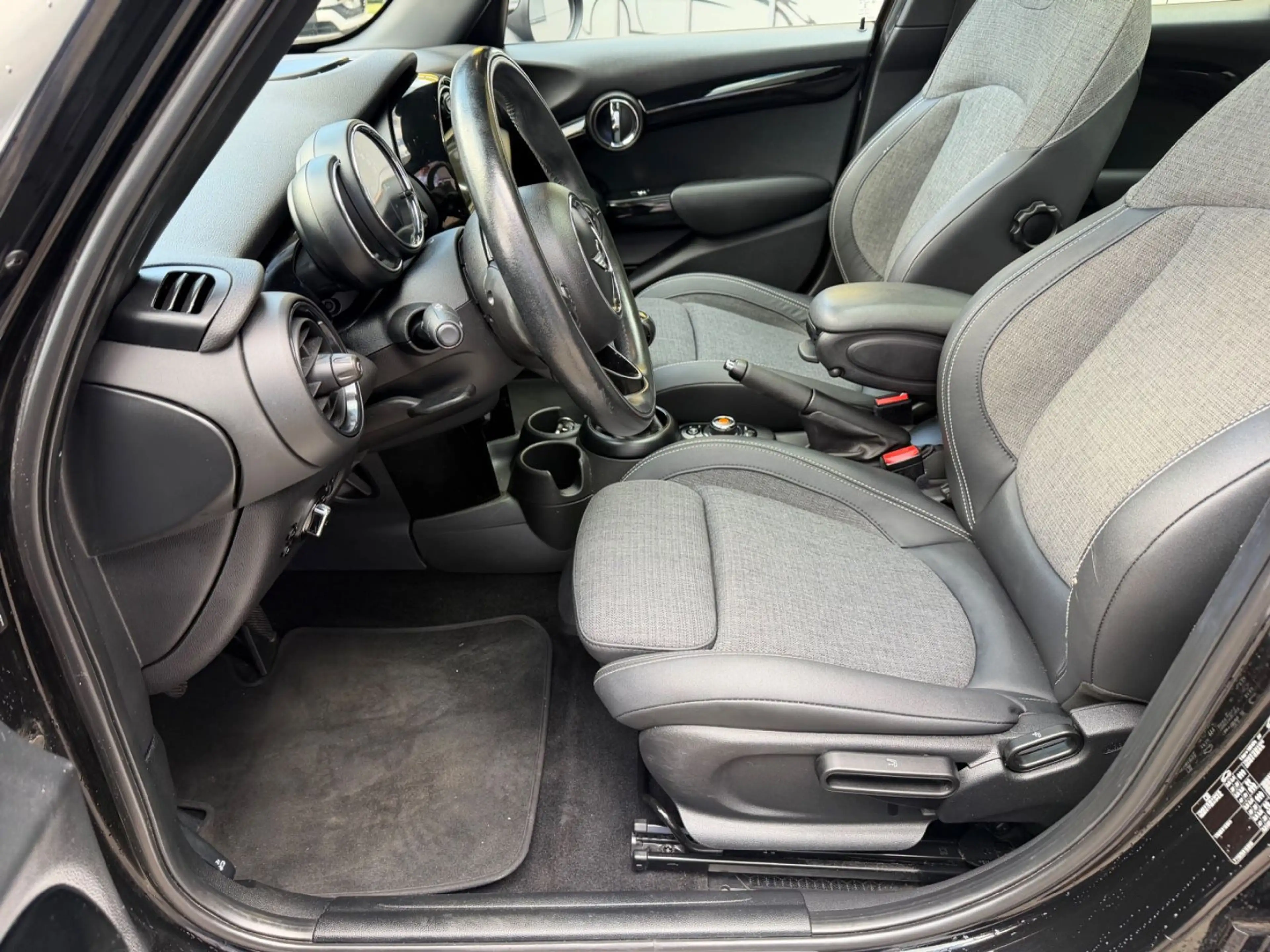 MINI One Mini/ALU/LEDER/PDC/SPORTPAKET/PANORAMA — photo 12