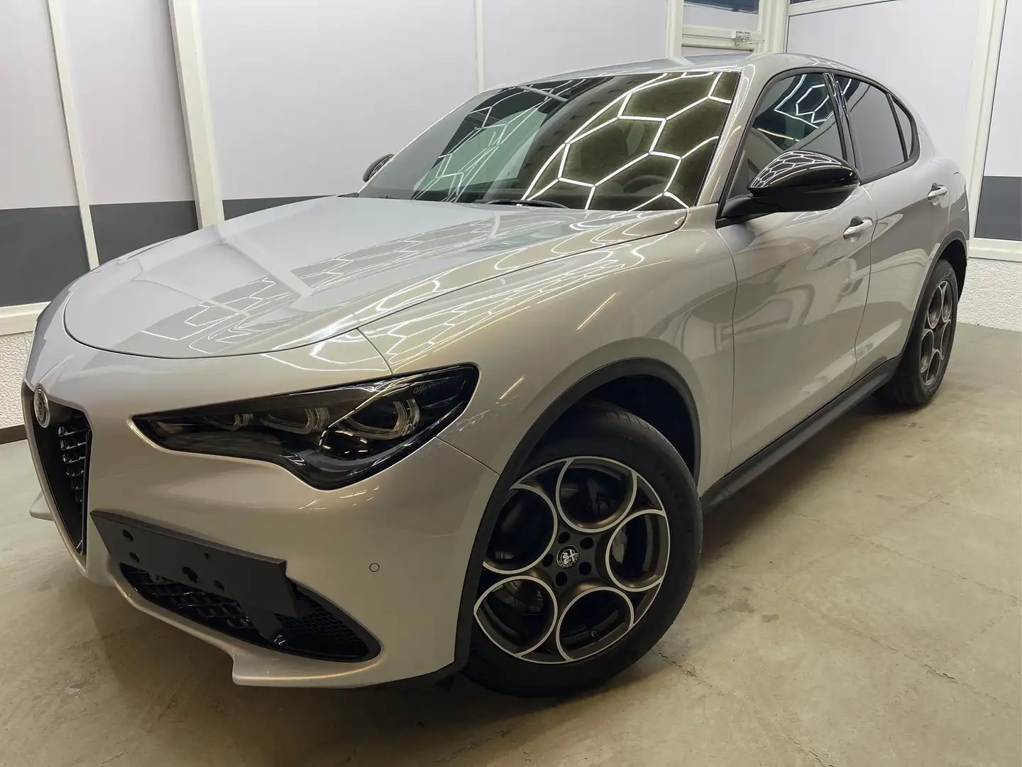 Alfa Romeo Stelvio SPRINT 2.2 Multijet AUT NAVI ACC MATRIX 2.2 Die... Grau - 1