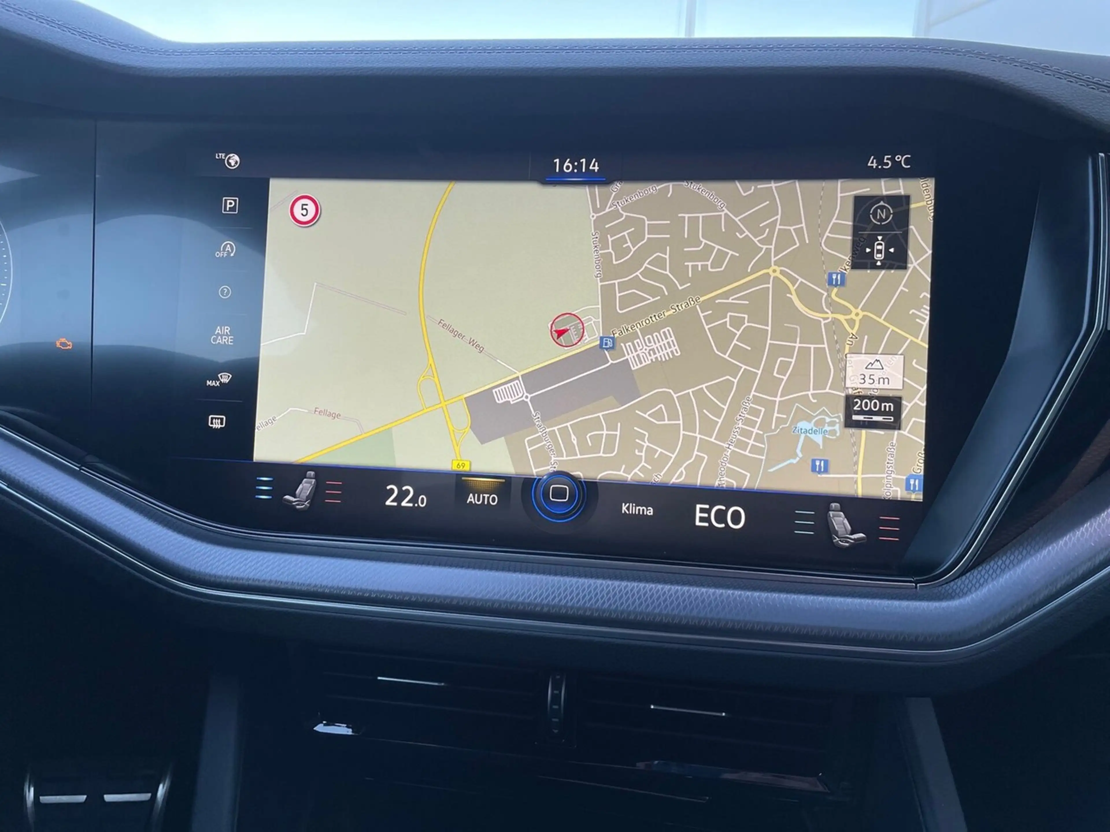 Volkswagen Touareg 3,0 l V6 TDI Tiptronic 4motion R-Line — photo 8