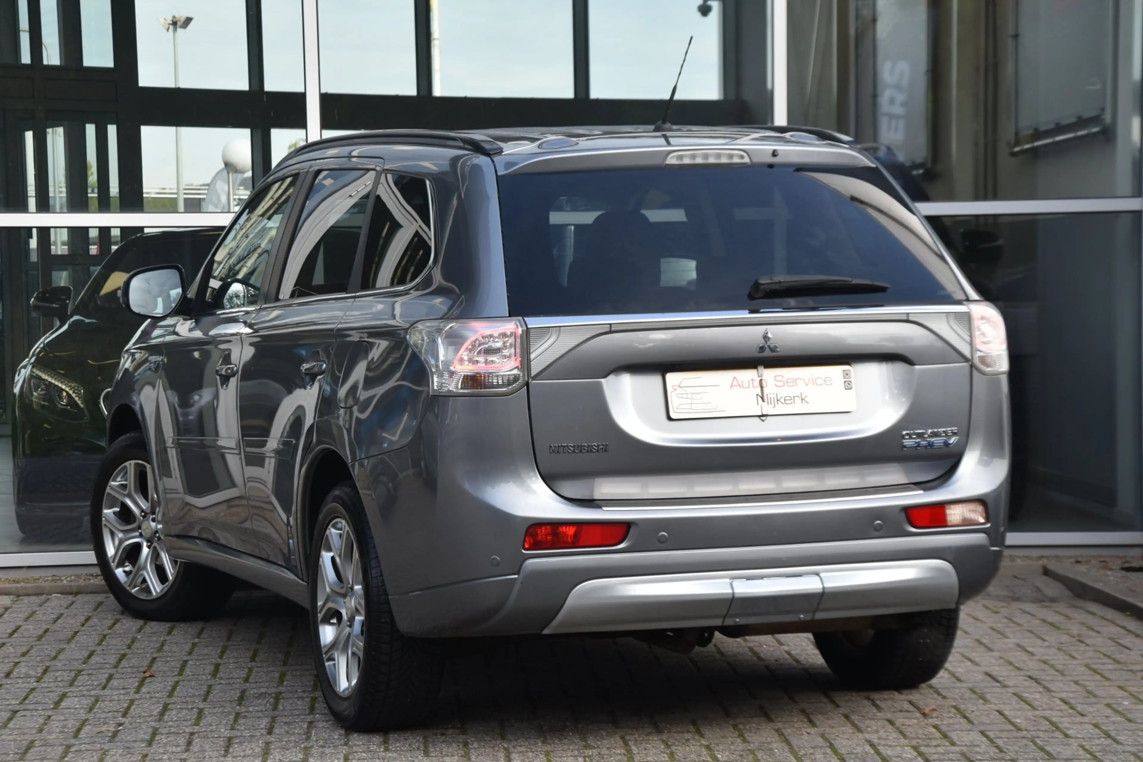 Mitsubishi Outlander 2.0 PHEV Executive Edition Airco Leder Pdc Camera — photo 6