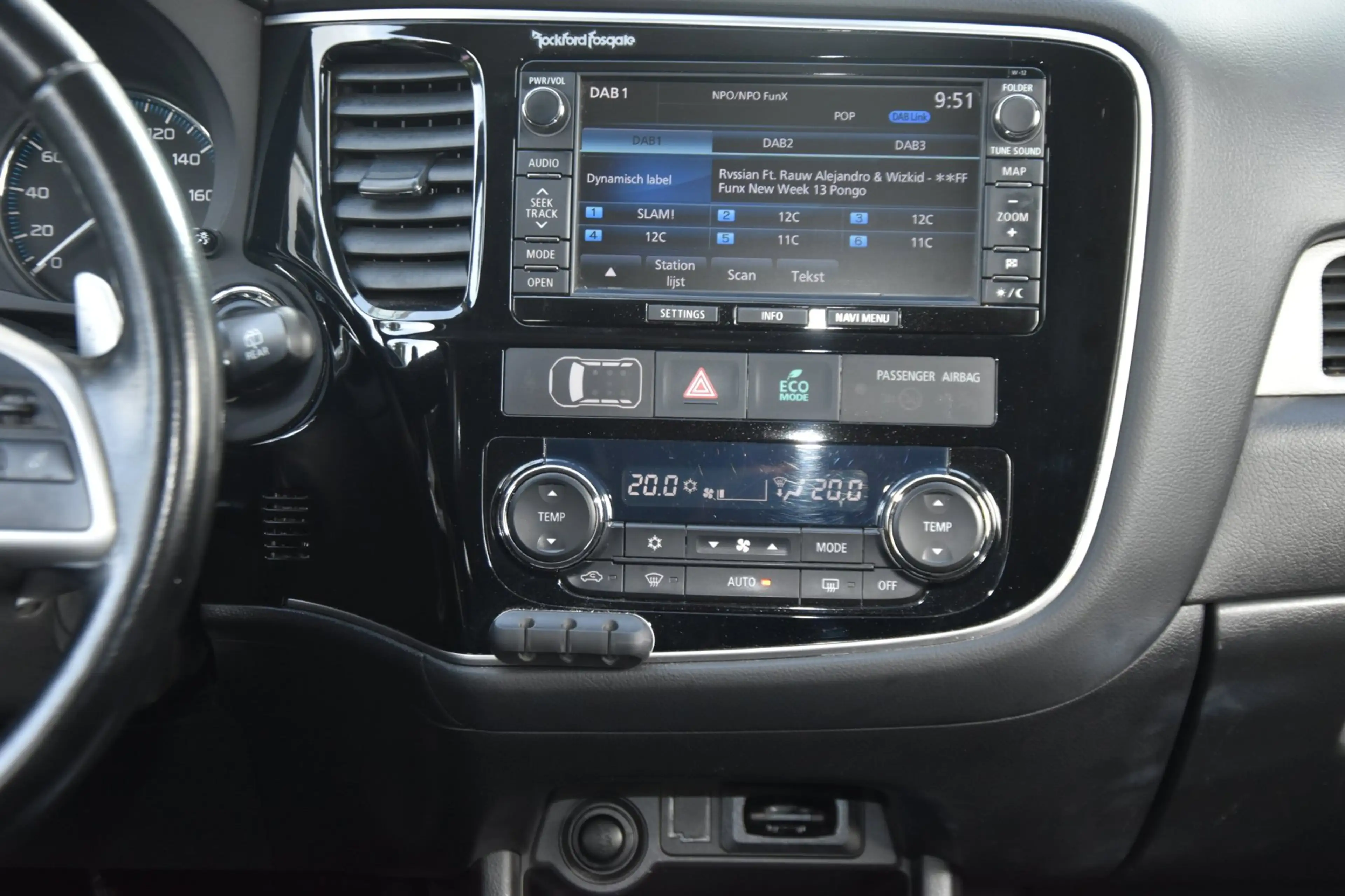Mitsubishi Outlander 2.0 PHEV Executive Edition Airco Leder Pdc Camera — photo 14