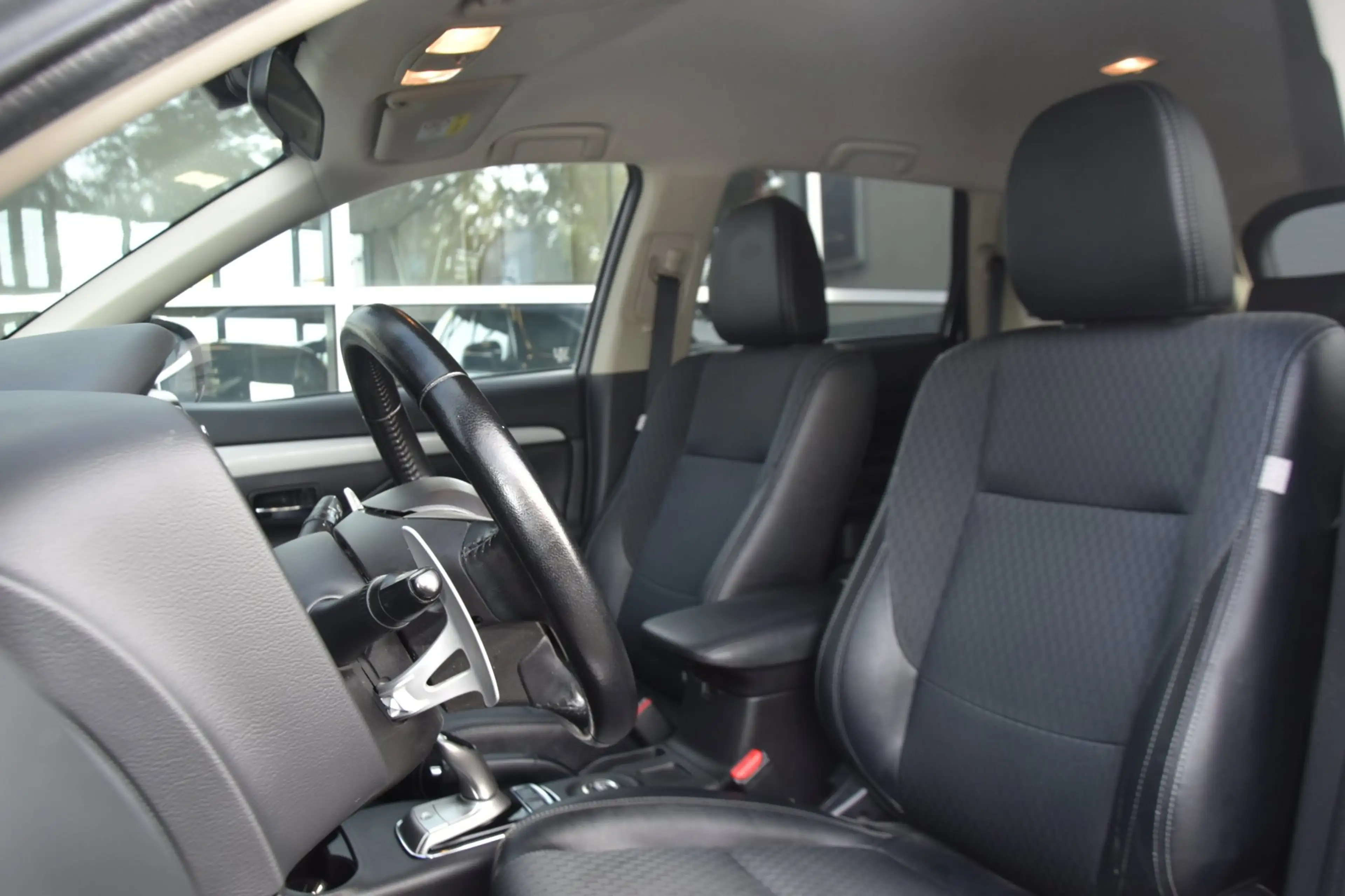 Mitsubishi Outlander 2.0 PHEV Executive Edition Airco Leder Pdc Camera — photo 9