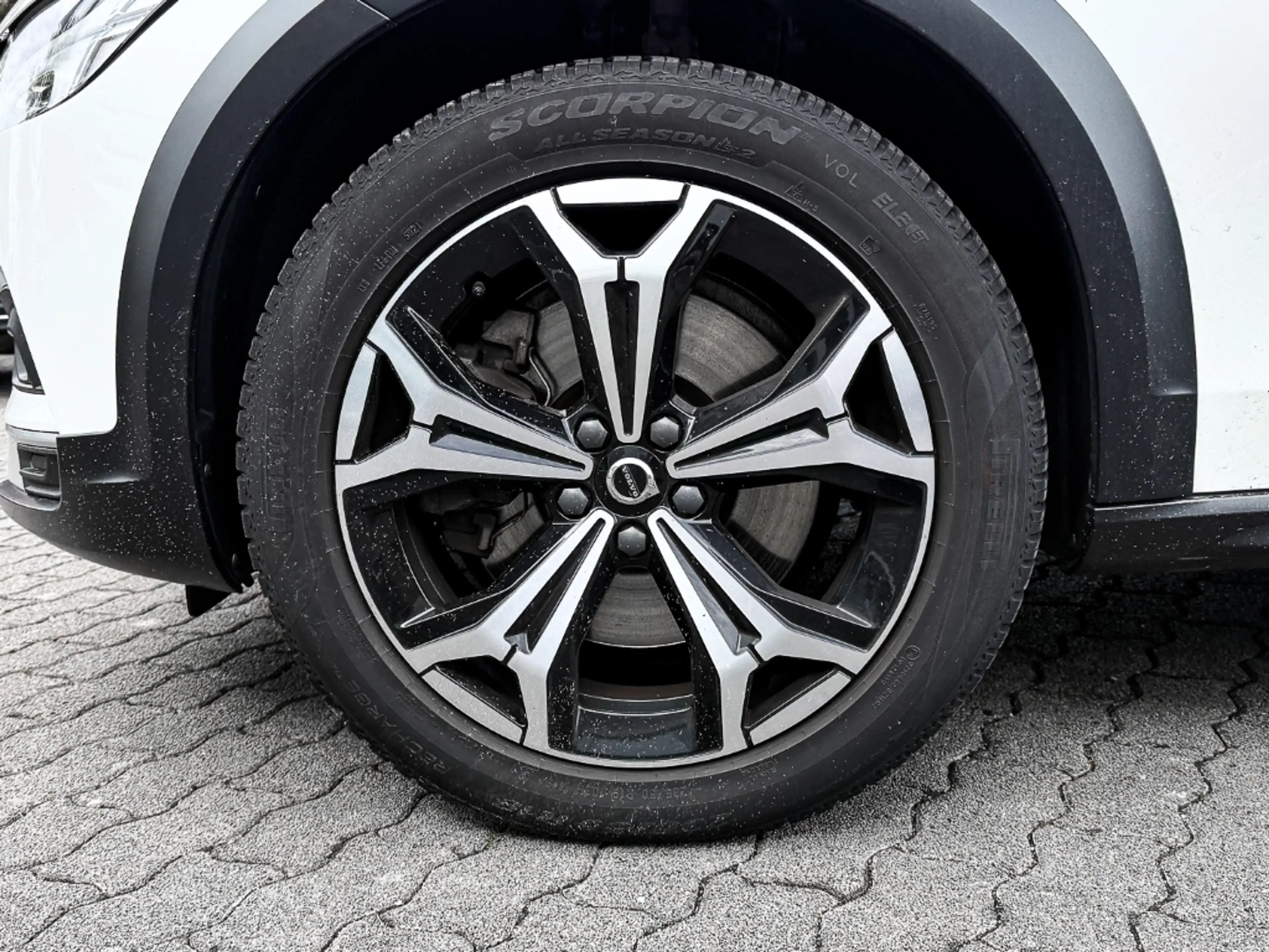 Volvo V90 Cross Country Pro B5 Diesel AWD HUD StandHZG AHK Panodach Navi L — photo 6