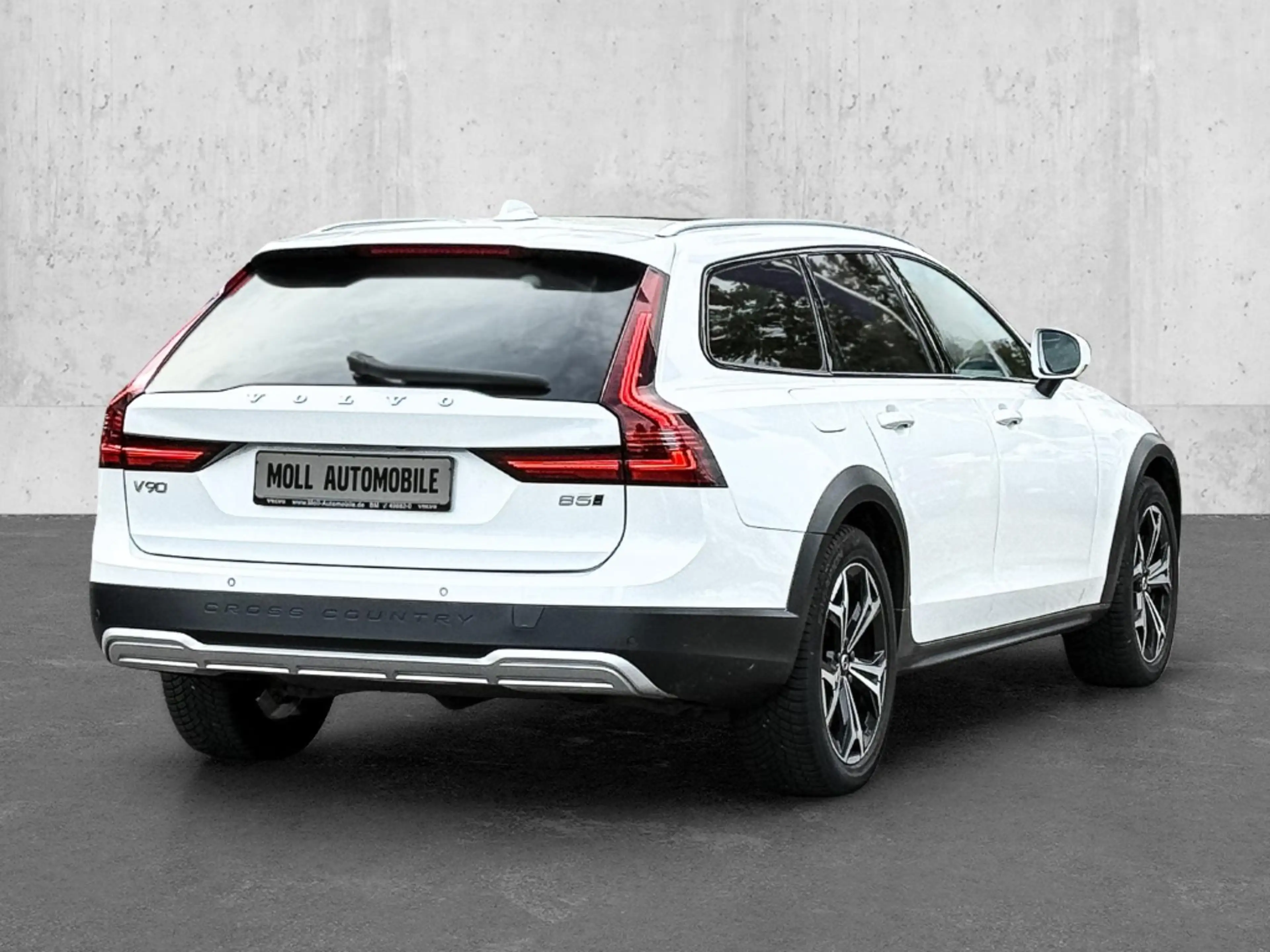 Volvo V90 Cross Country Pro B5 Diesel AWD HUD StandHZG AHK Panodach Navi L — photo 2