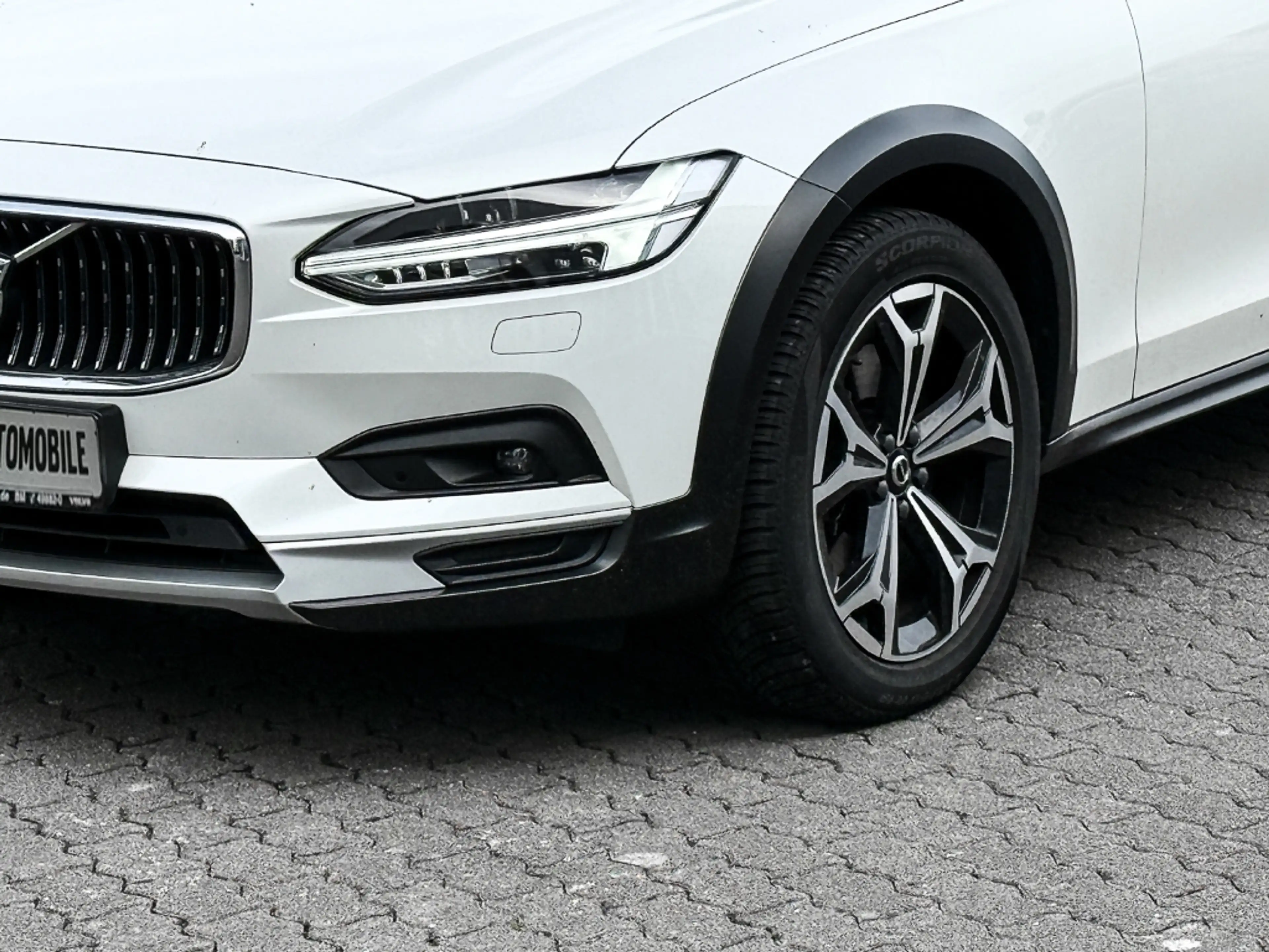 Volvo V90 Cross Country Pro B5 Diesel AWD HUD StandHZG AHK Panodach Navi L — photo 5