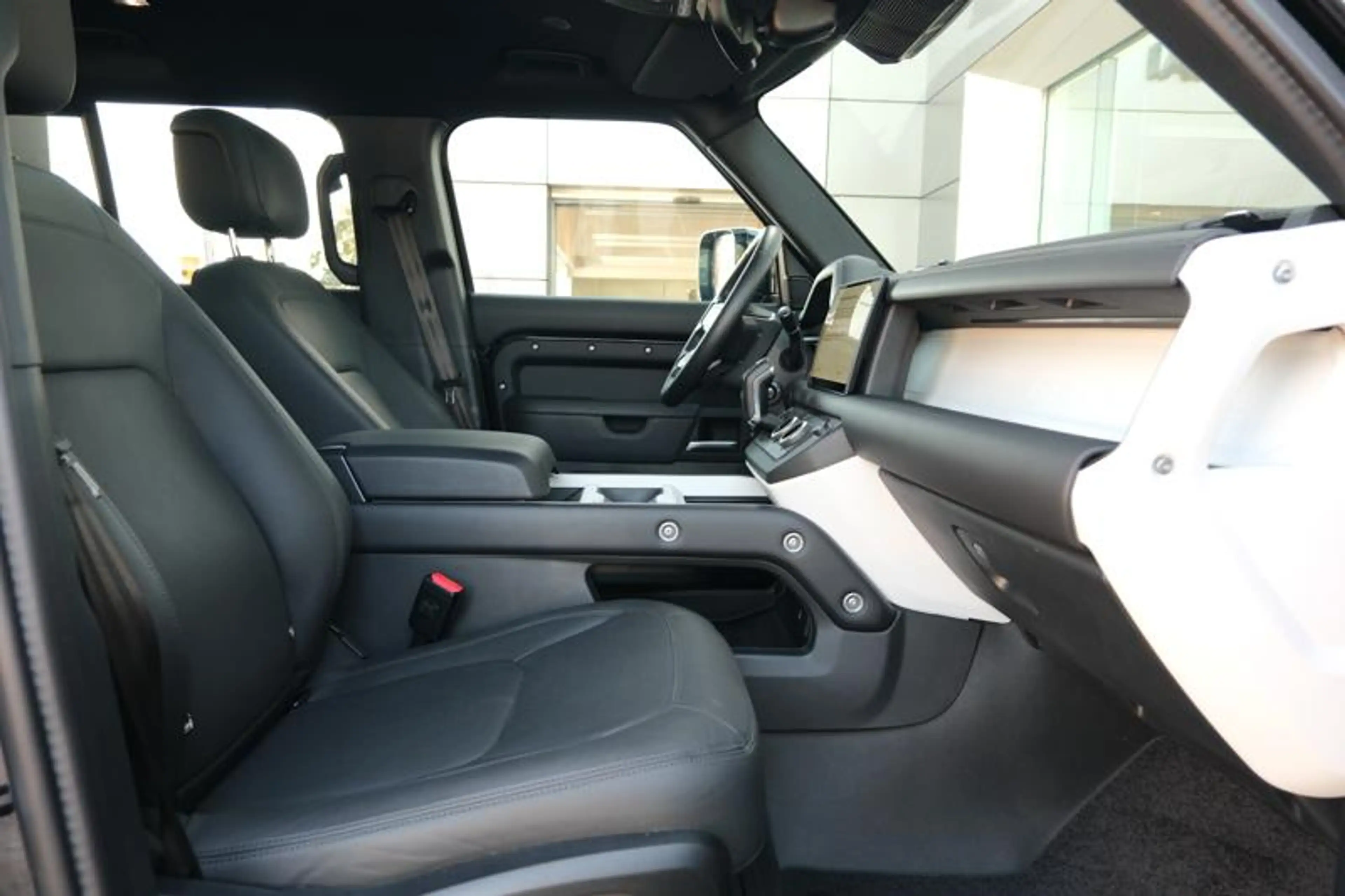Land Rover Defender 130 D300 X-Dynamic SE | TERRAIN RESPONSE | MERIDIA — photo 5