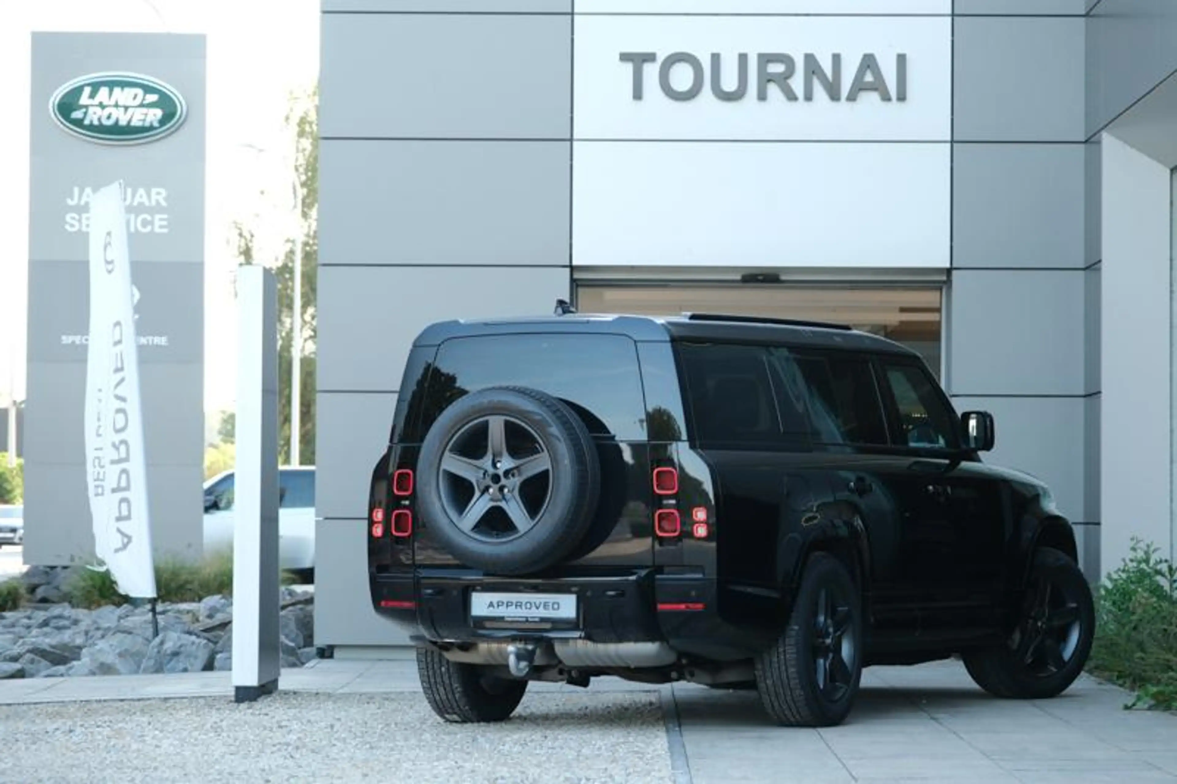 Land Rover Defender 130 D300 X-Dynamic SE | TERRAIN RESPONSE | MERIDIA — photo 2