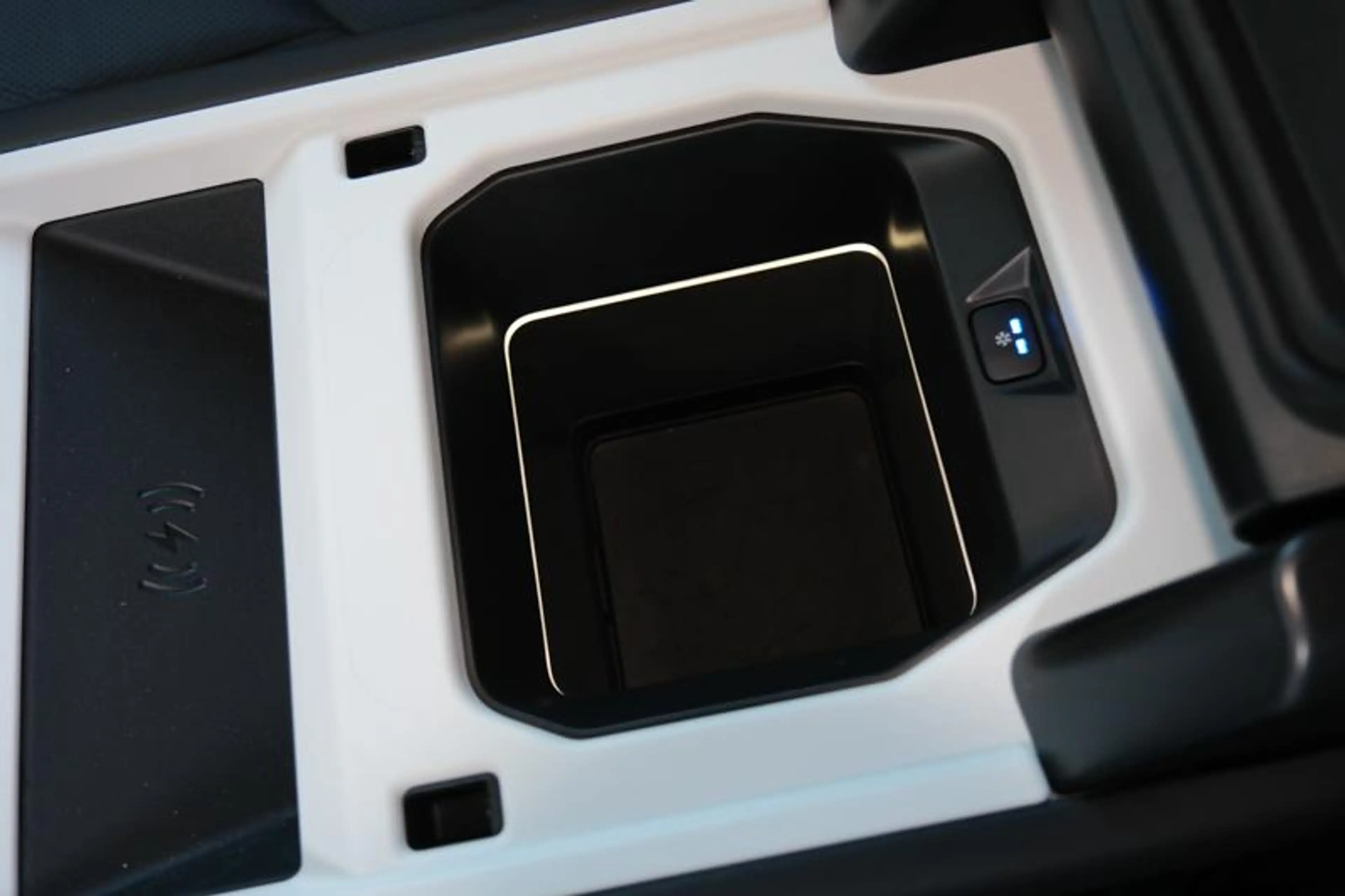 Land Rover Defender 130 D300 X-Dynamic SE | TERRAIN RESPONSE | MERIDIA — photo 15