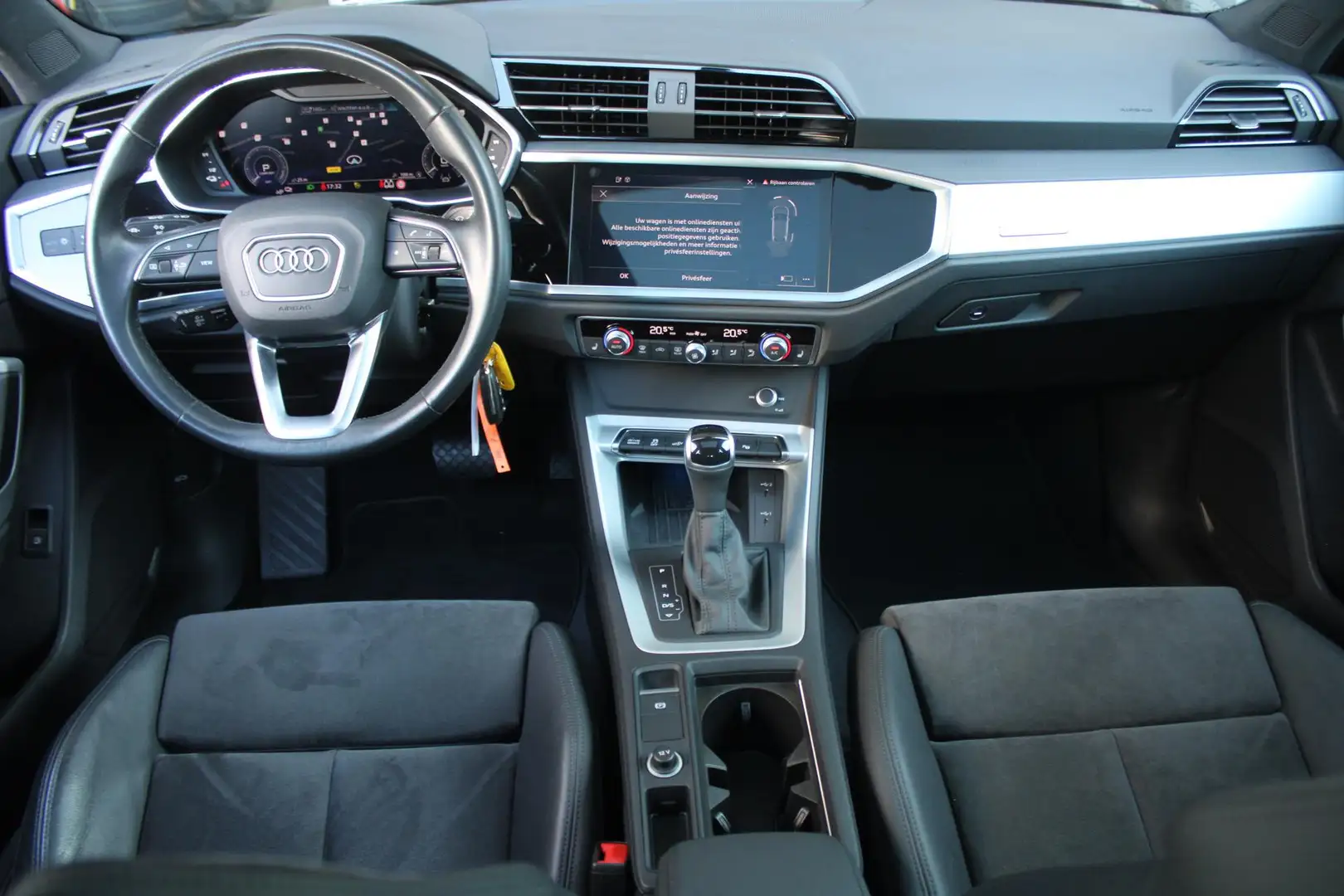 Audi Q3 Sportback 45 TFSIe | S edition | Panoramadak | Cam Grigio - 2